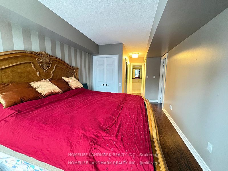 71 Simcoe Street 1002 Property Photo 12