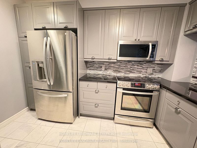 71 Simcoe Street 1002 Property Photo 16