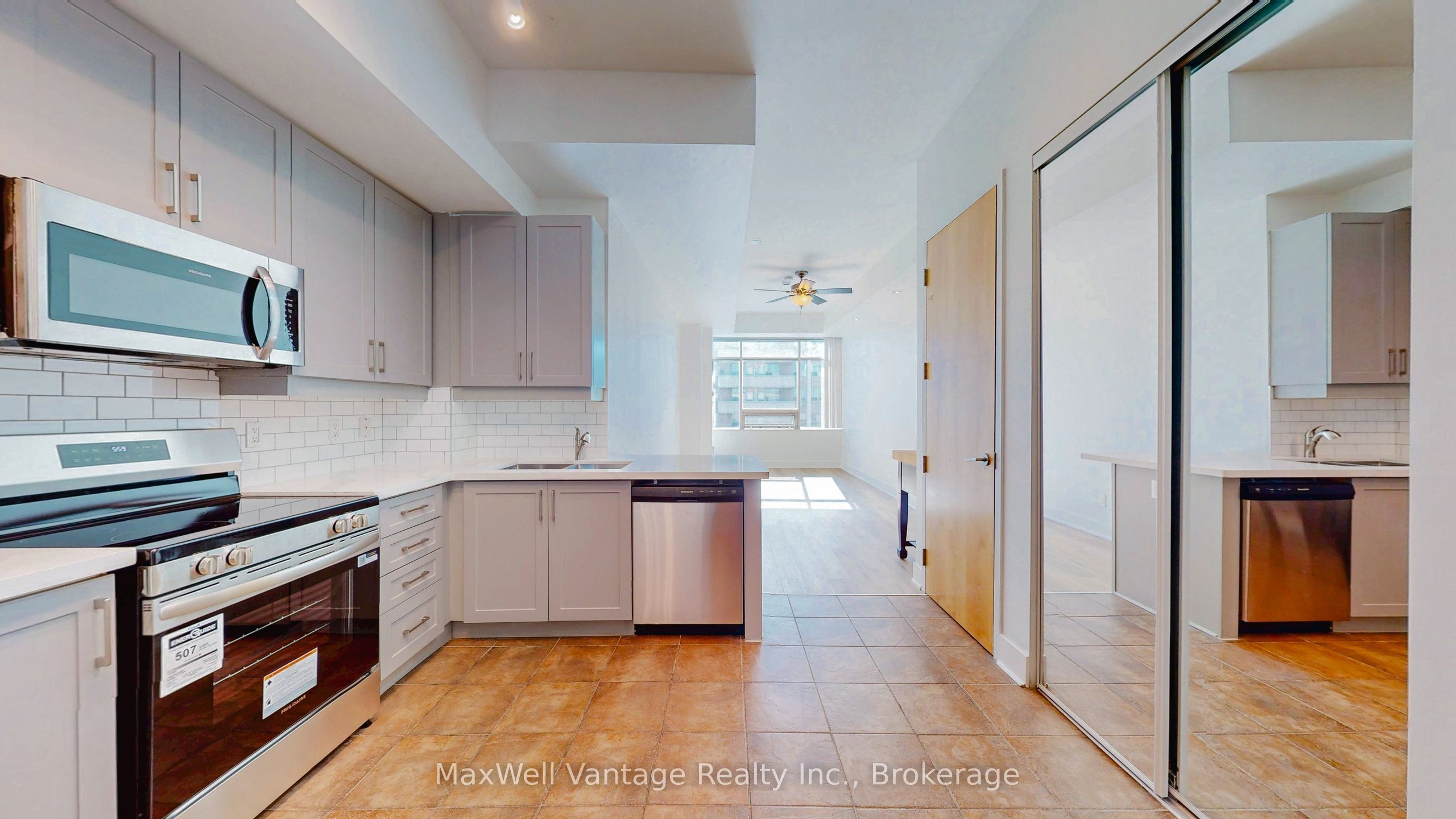 562 Eglinton Avenue E 403 Property Photo 10