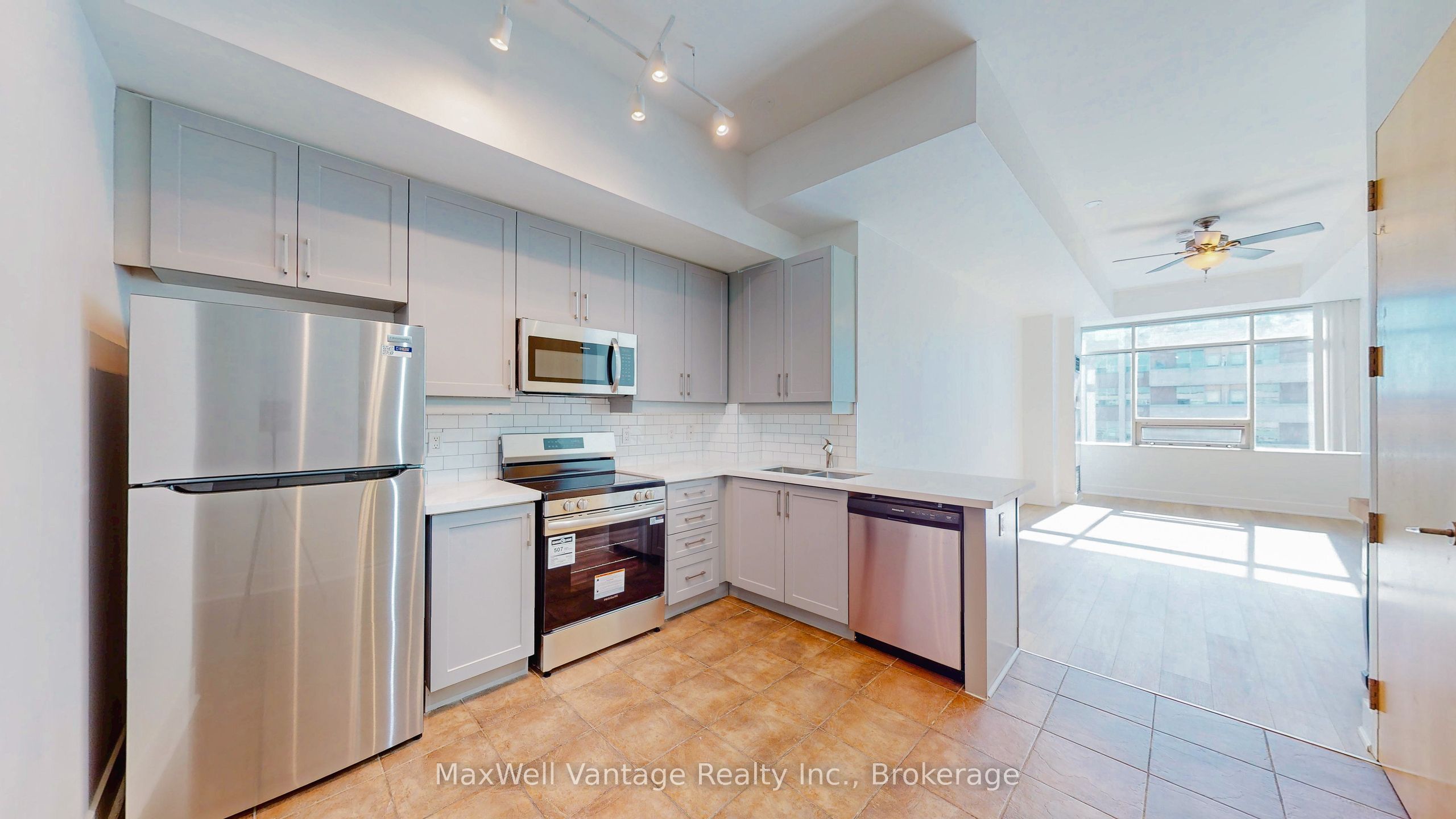 562 Eglinton Avenue E 403 Property Photo 12
