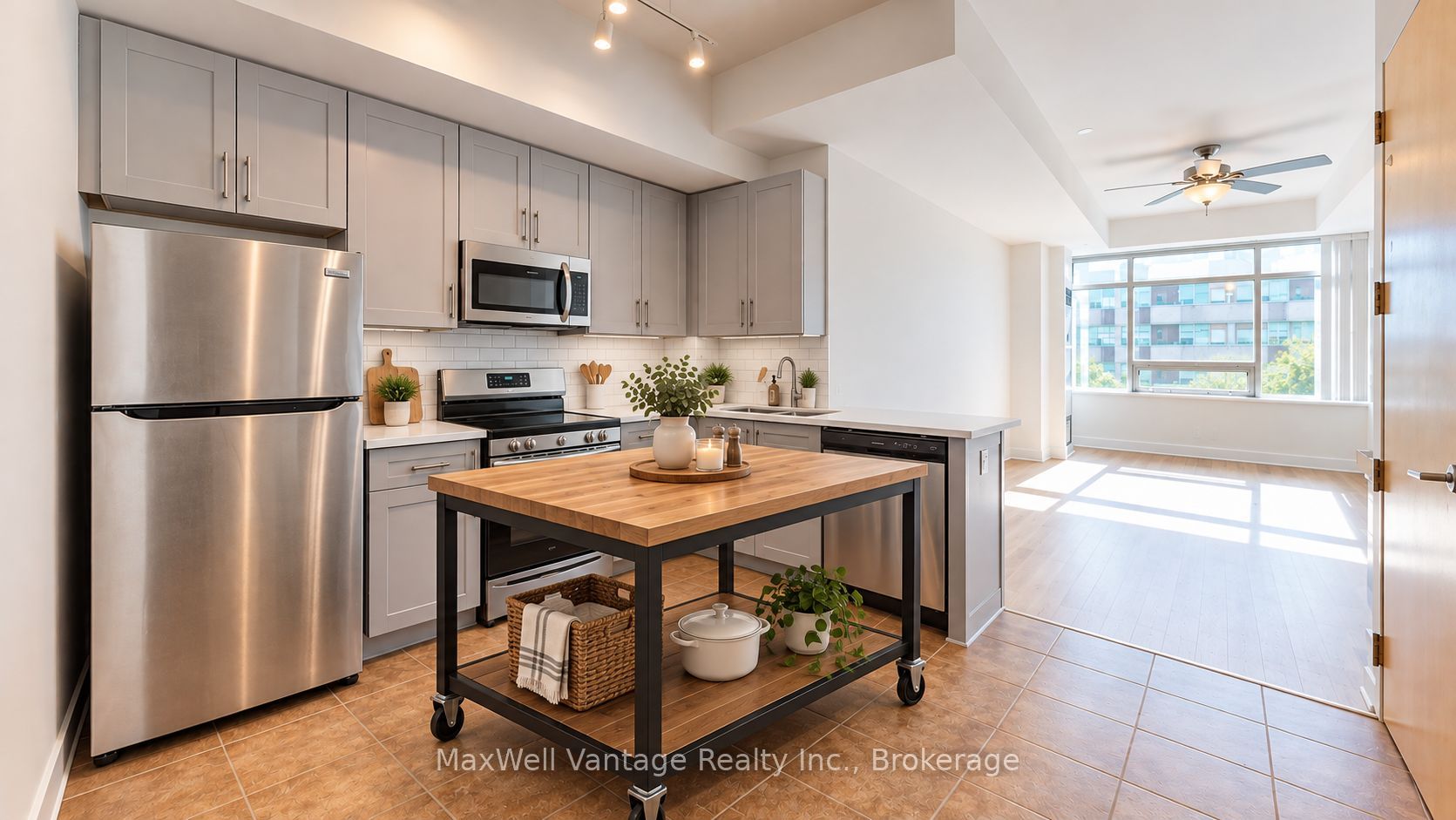 562 Eglinton Avenue E 403 Property Photo 13