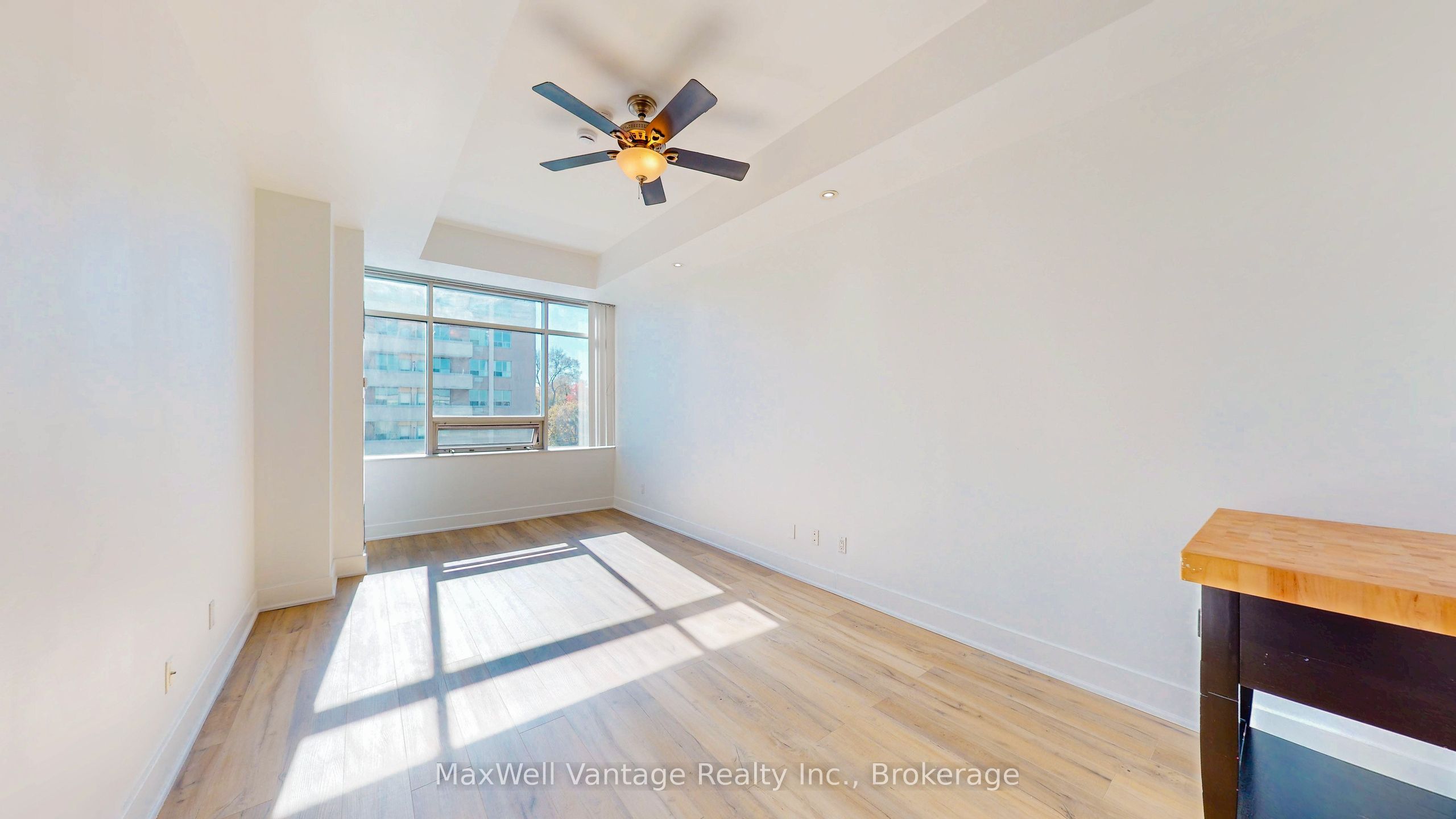 562 Eglinton Avenue E 403 Property Photo 14