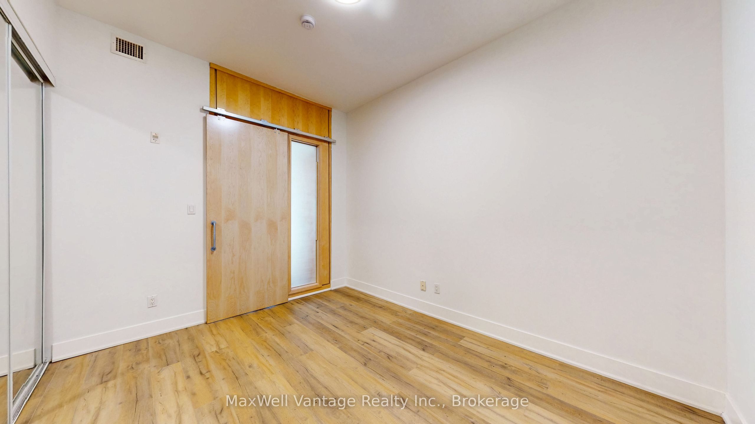 562 Eglinton Avenue E 403 Property Photo 18