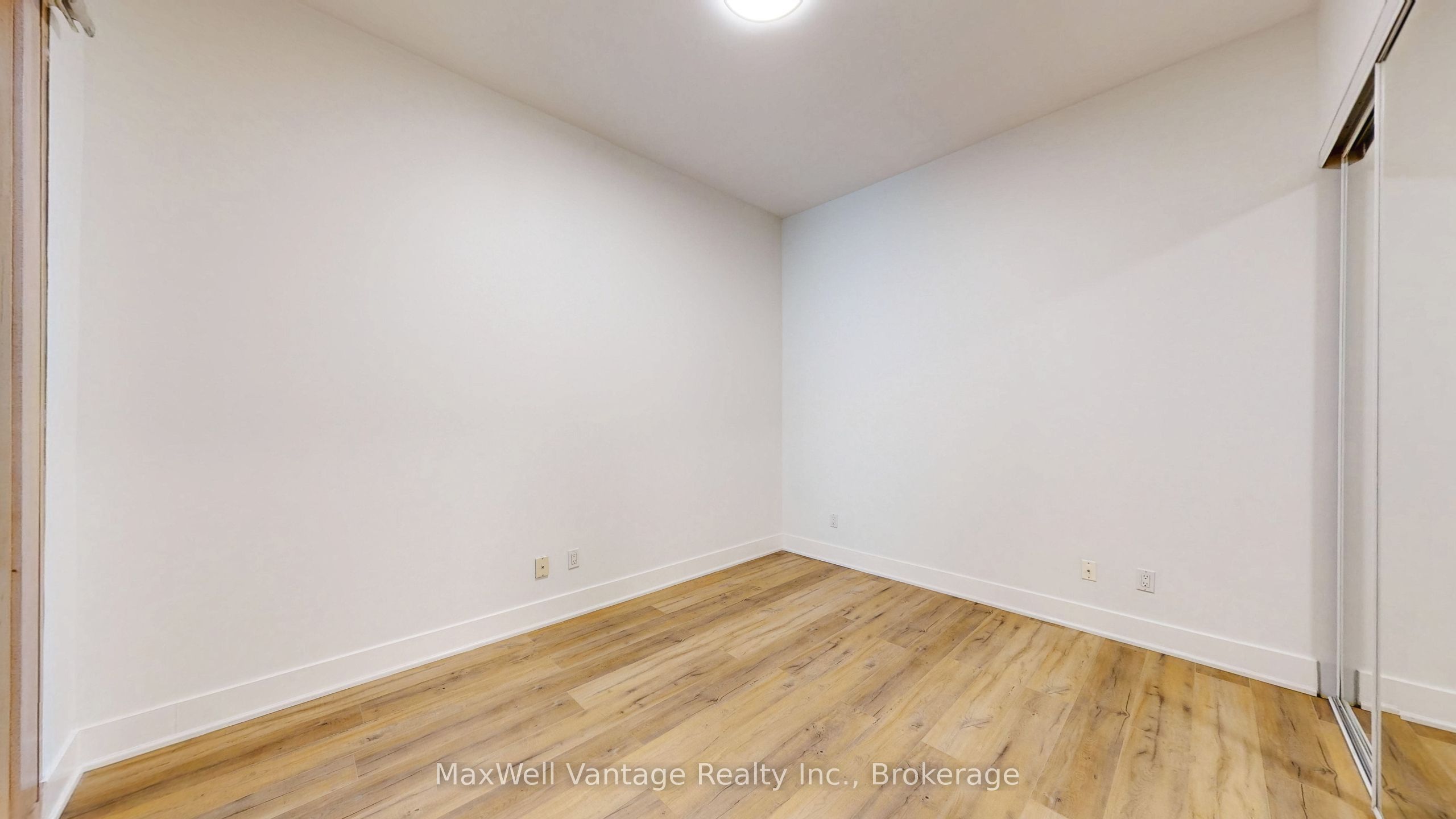 562 Eglinton Avenue E 403 Property Photo 20