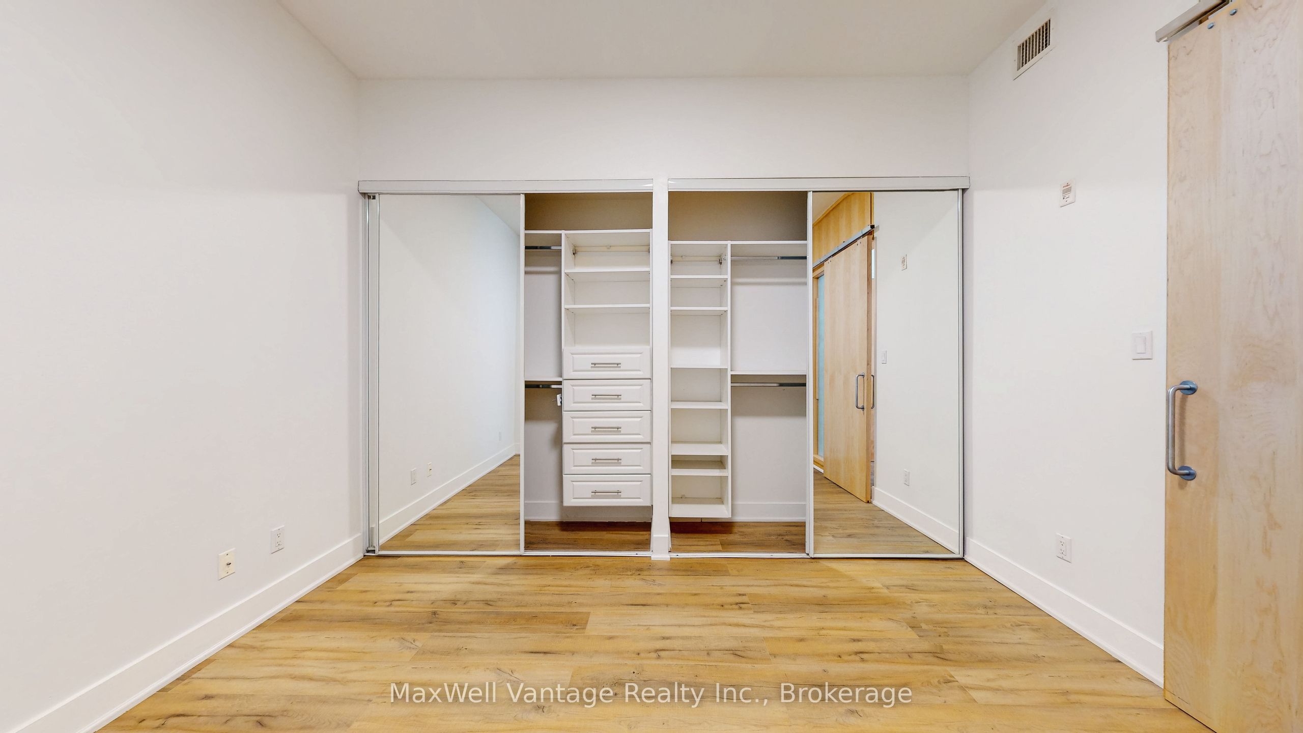 562 Eglinton Avenue E 403 Property Photo 23