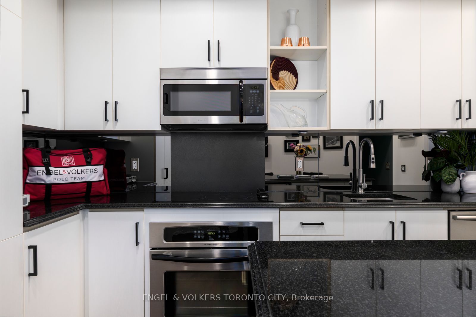 112 George Street S817 Property Photo 6