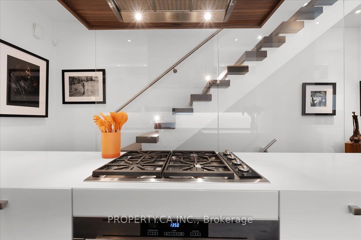 244 Manning Avenue Property Photo 8