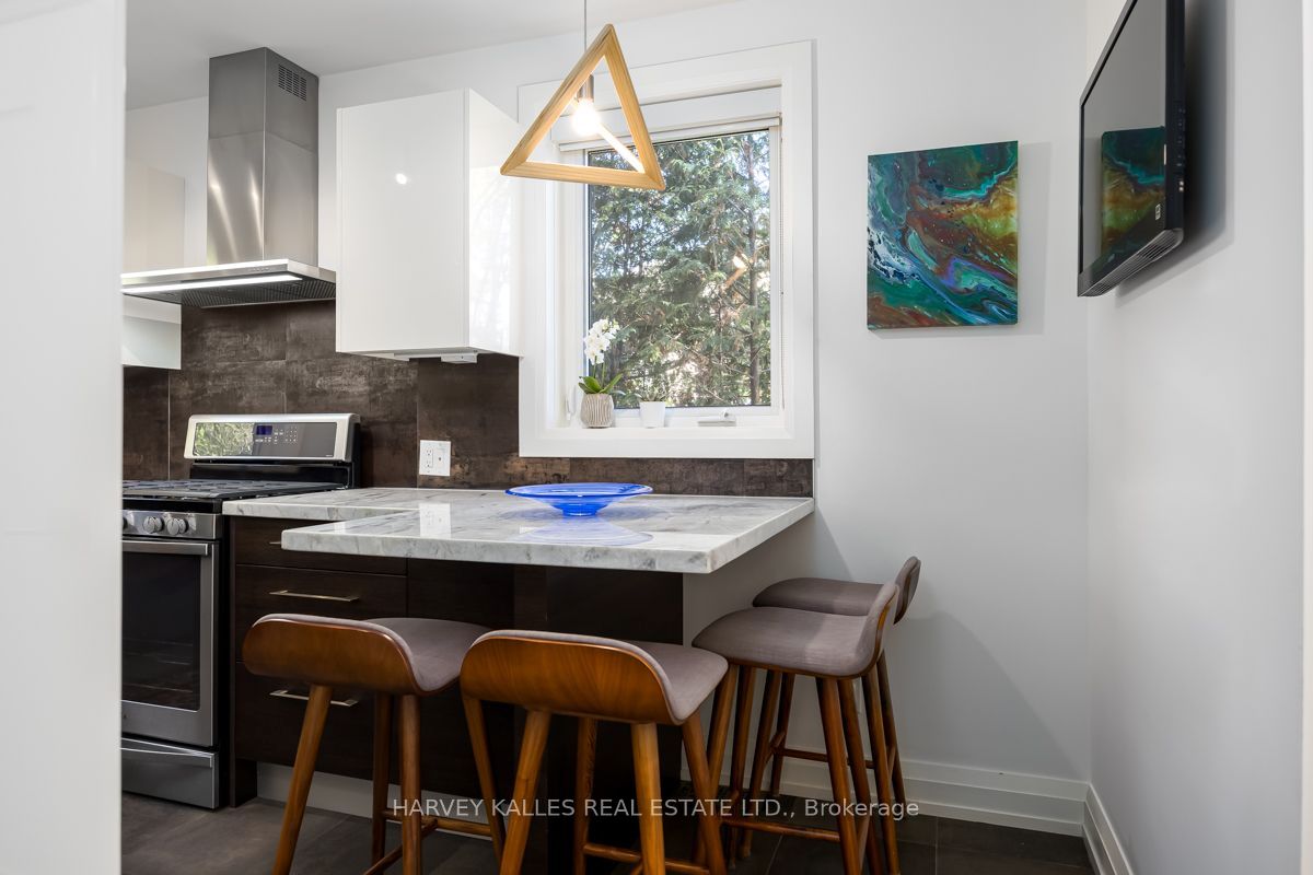 42 Raeburn Avenue Property Photo 12