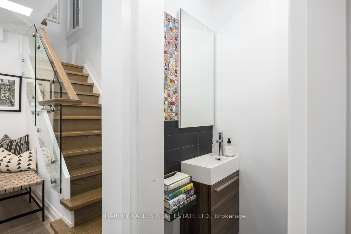 42 Raeburn Avenue Property Photo 15