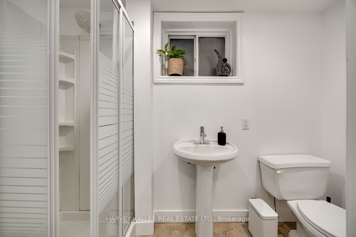 42 Raeburn Avenue Property Photo 31
