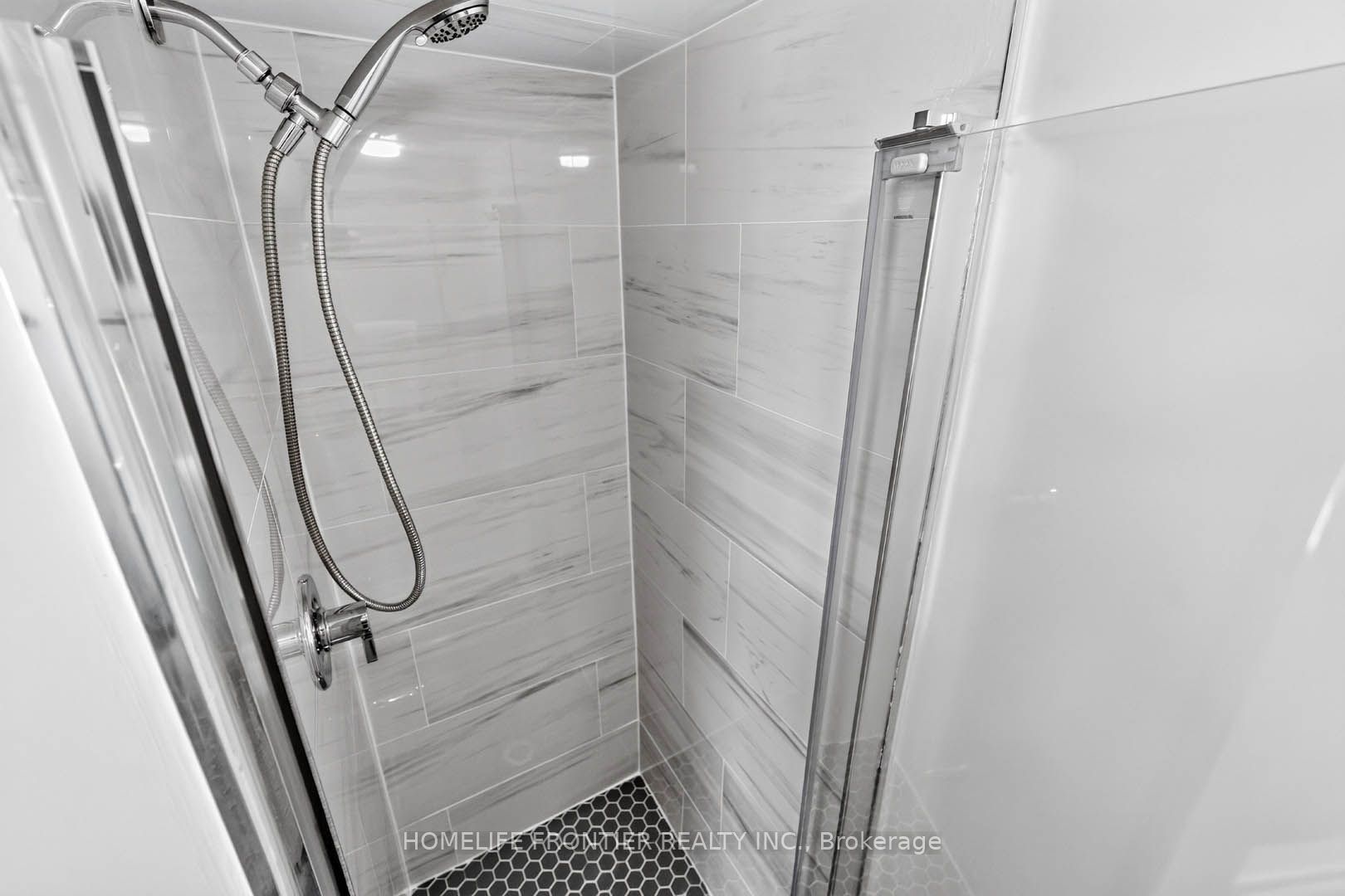 801 King Street 608 Property Photo 17