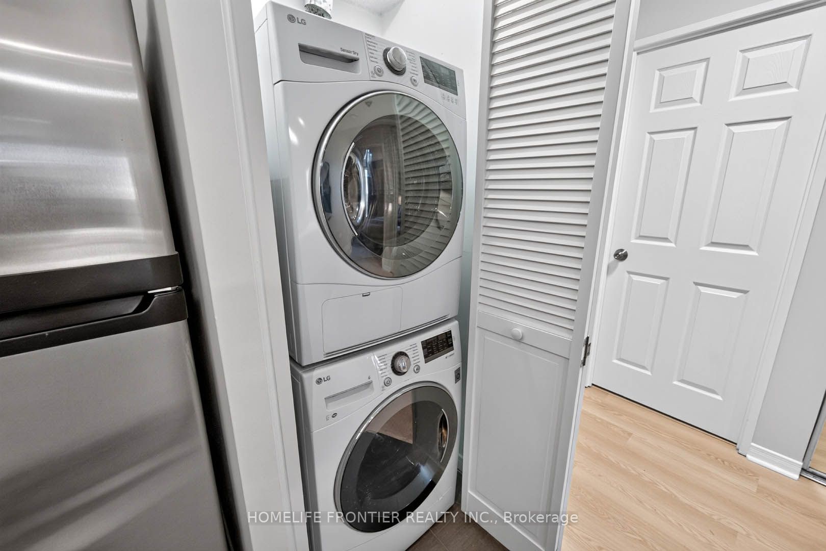801 King Street 608 Property Photo 18