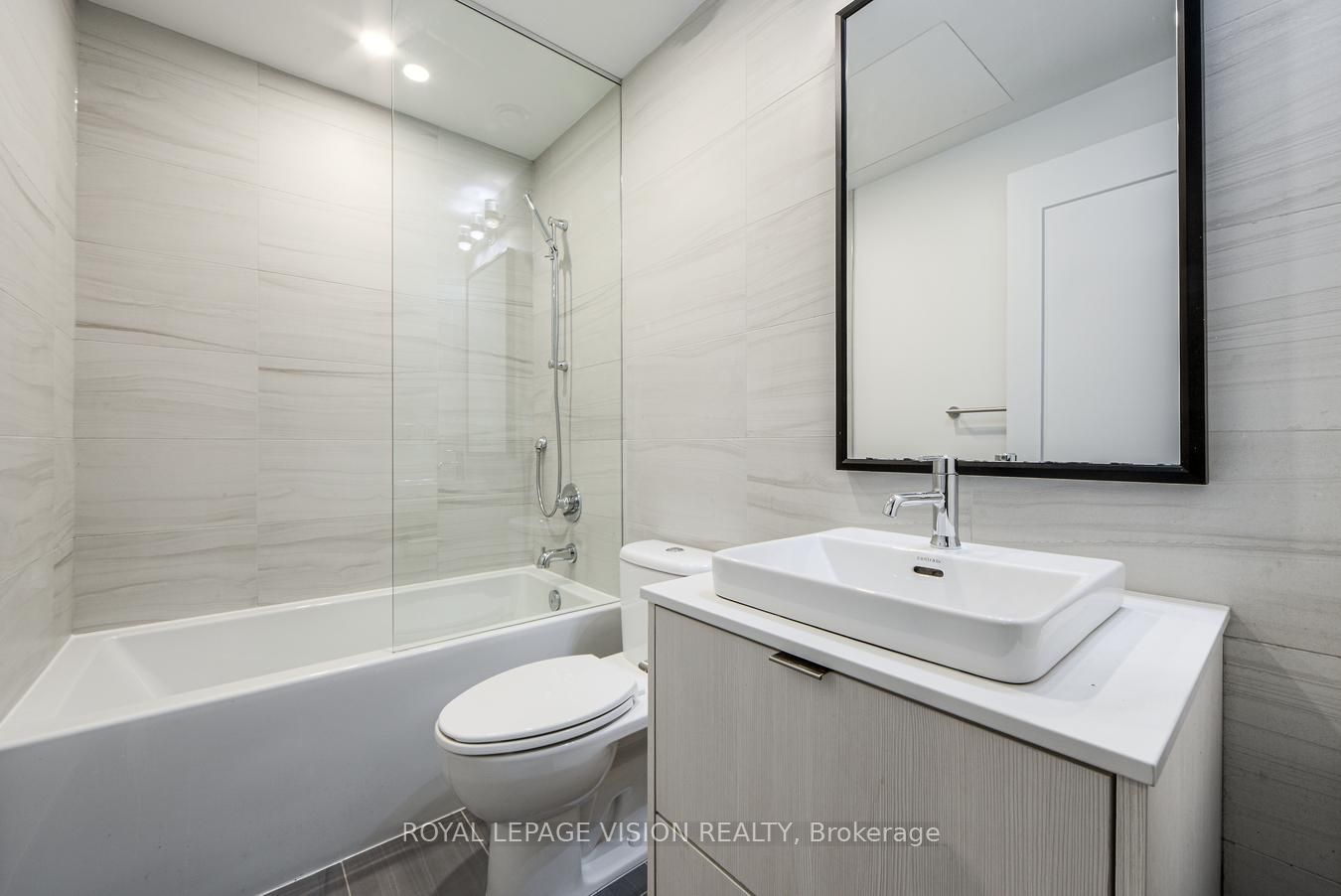 280 Howland Avenue 301 Property Photo 19