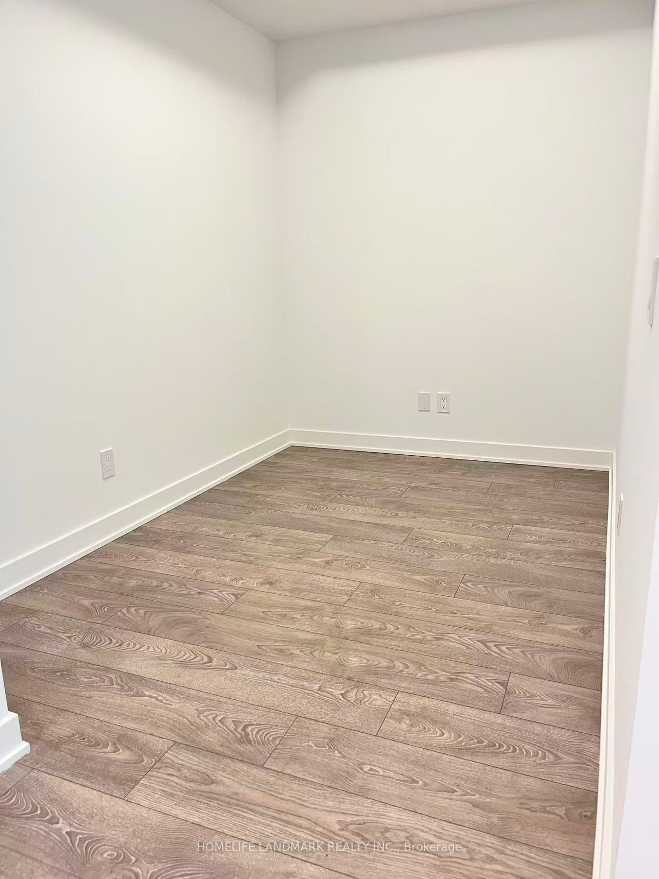 543 Richmond Street W 814 Property Photo 6
