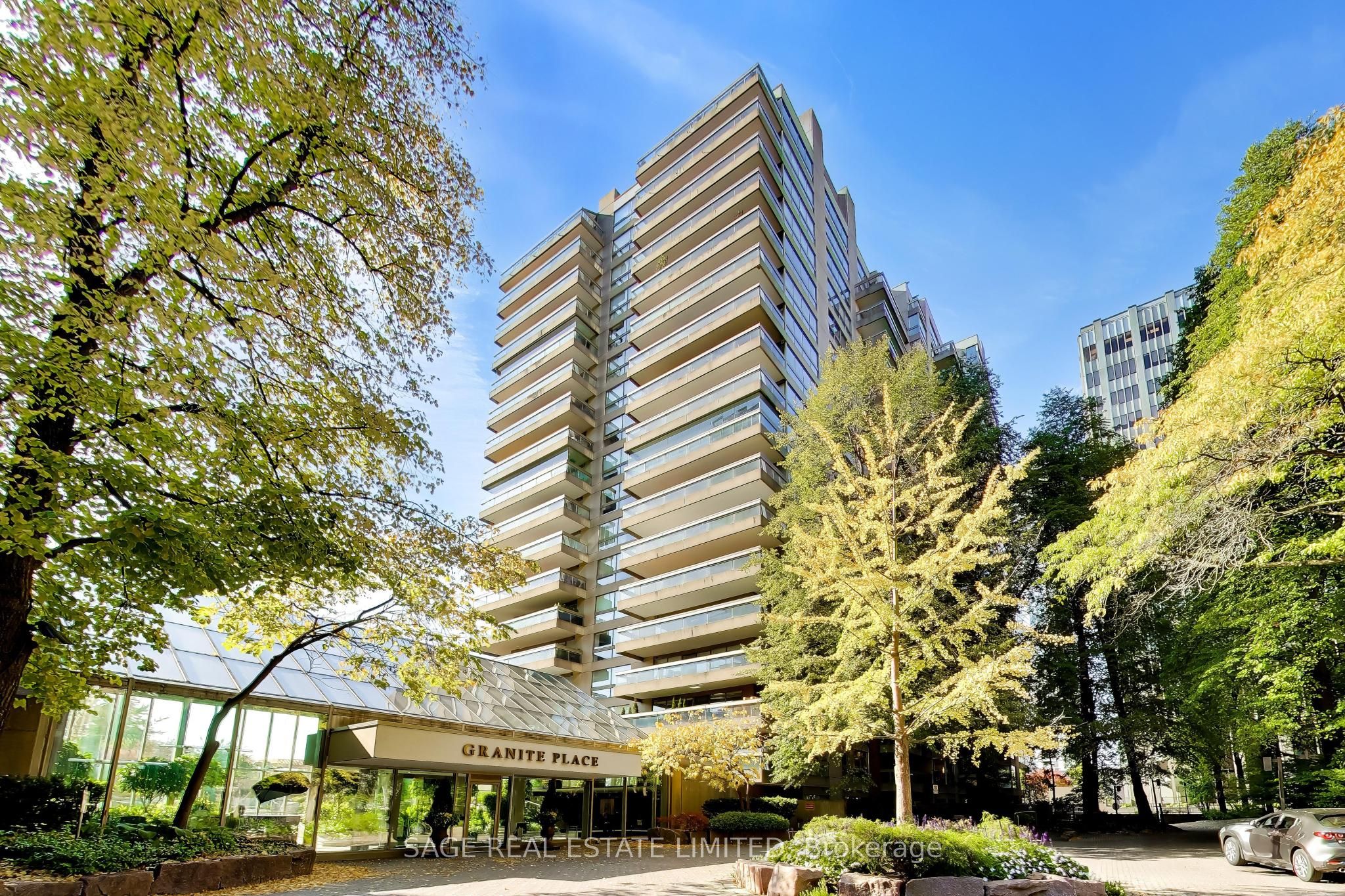 63 St Clair Avenue 404 Property Photo 1