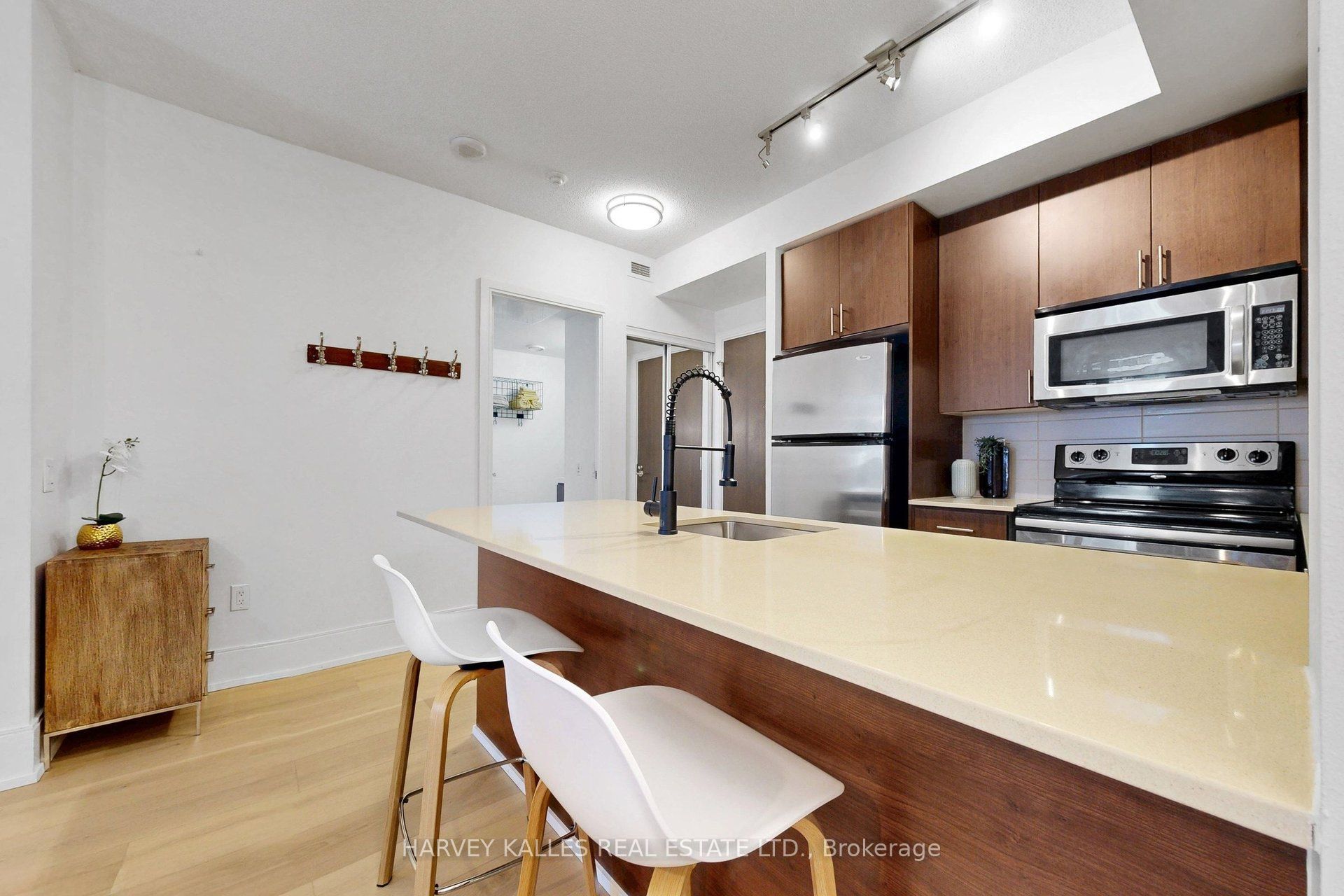 560 Front Street W 608 Property Photo 18