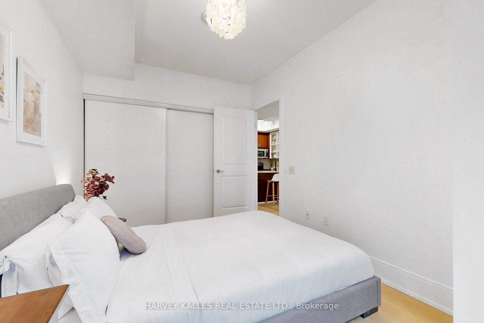 560 Front Street W 608 Property Photo 31