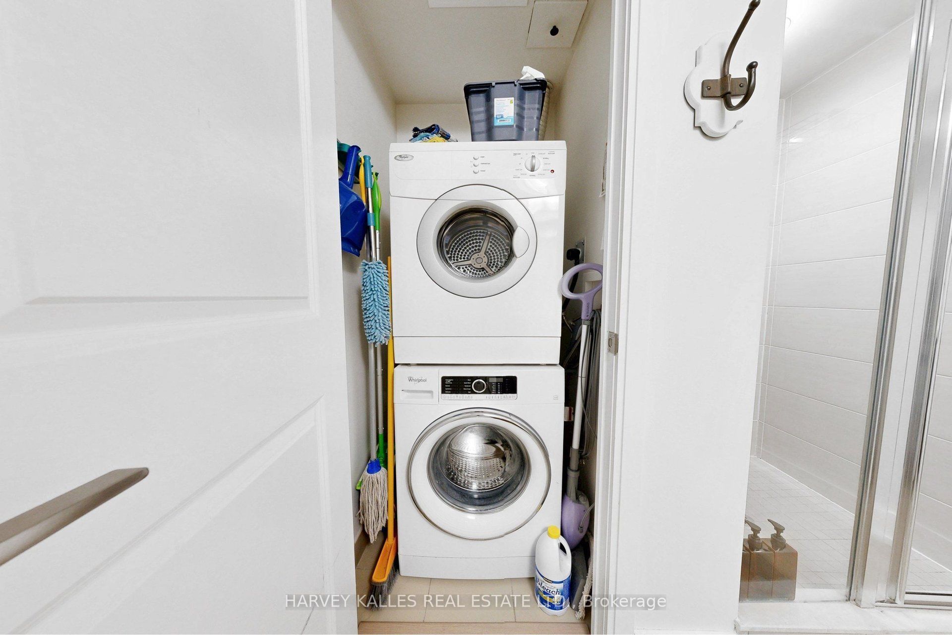 560 Front Street W 608 Property Photo 32