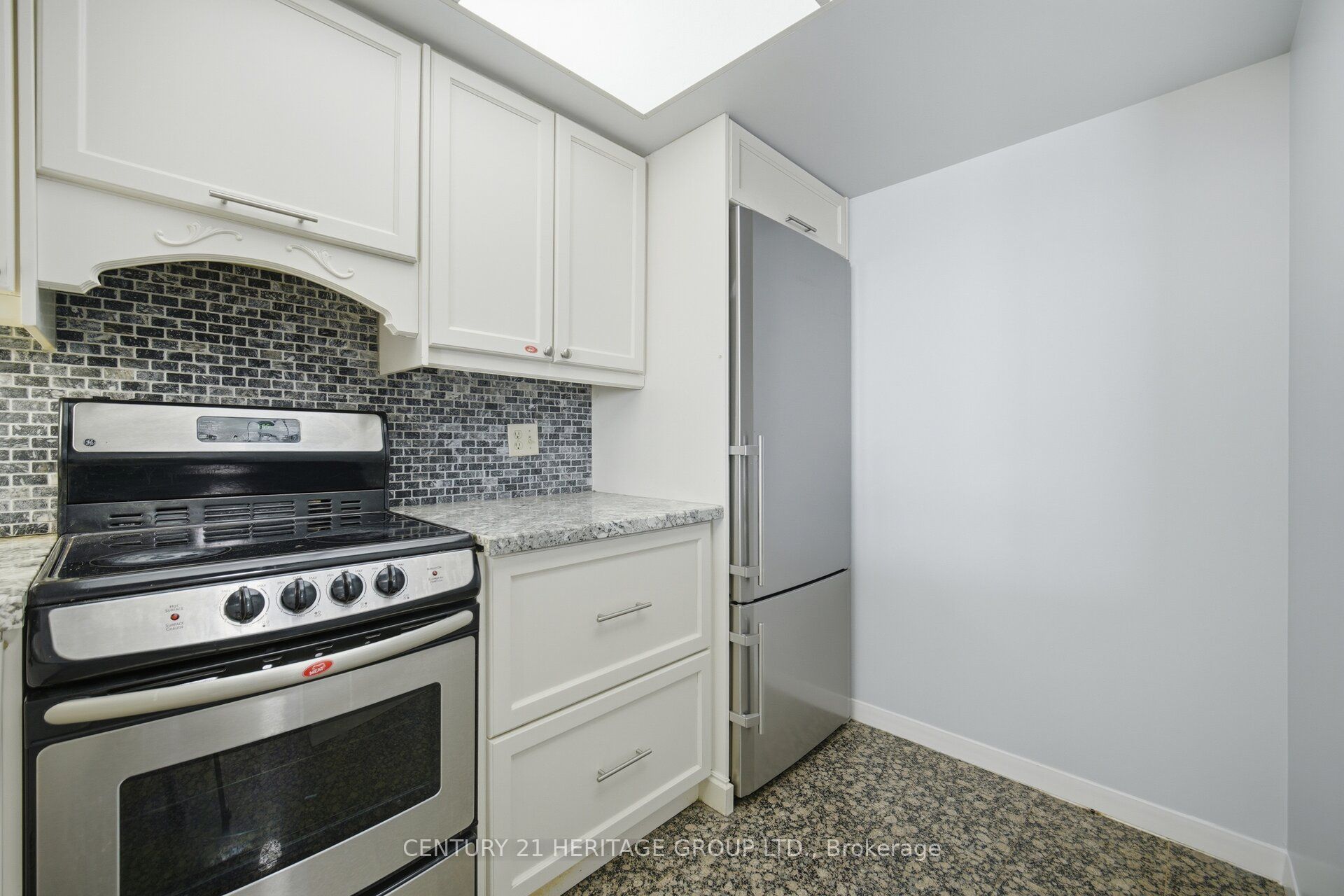 10 Torresdale Avenue 910 Property Photo 4