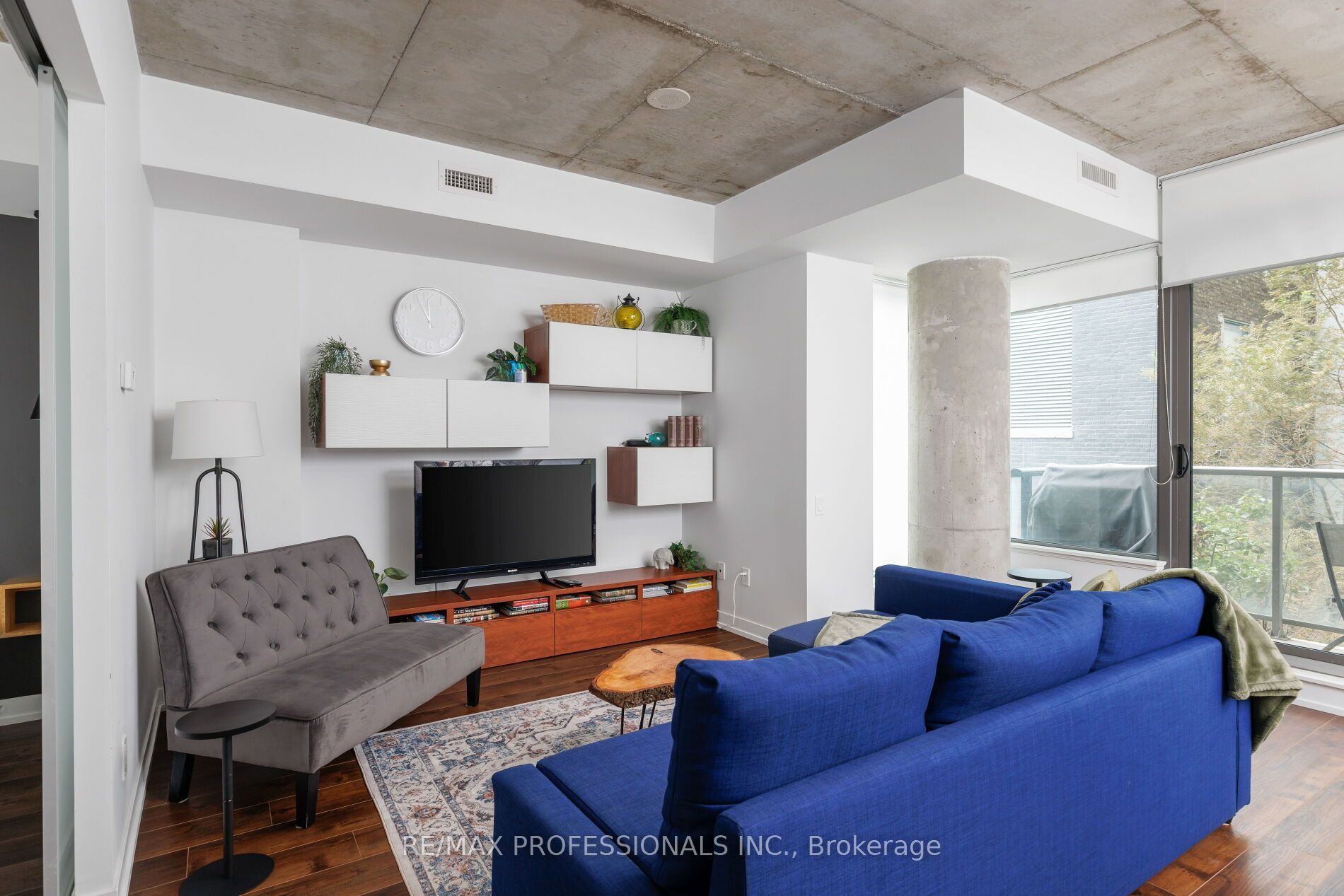 560 King Street W 226 Property Photo 8