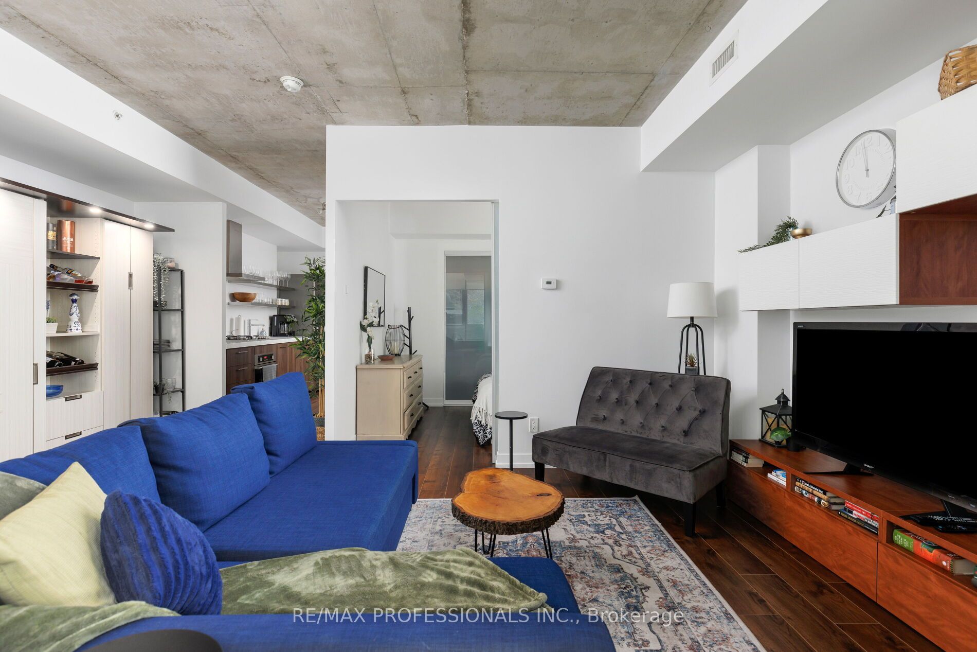 560 King Street W 226 Property Photo 10