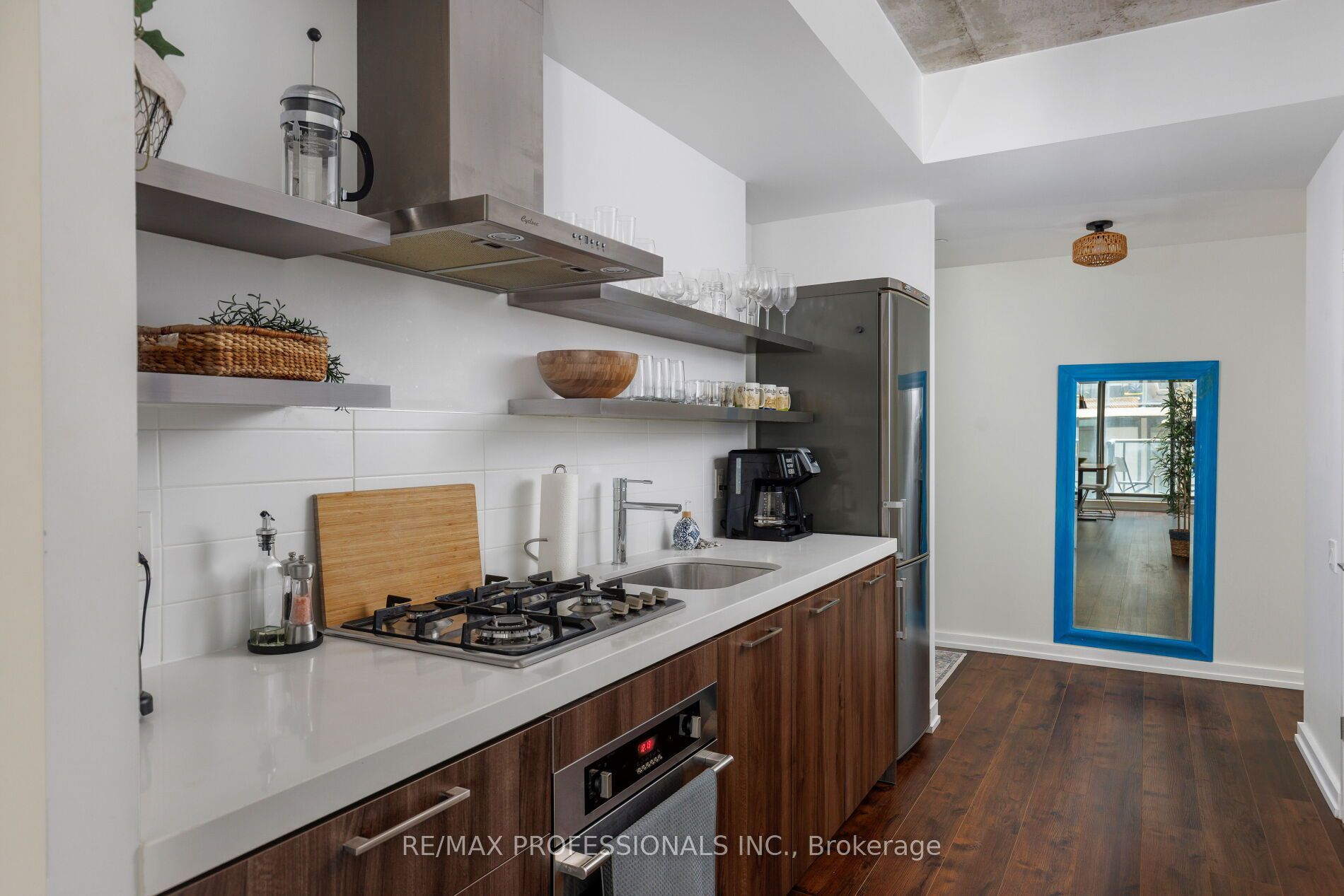 560 King Street W 226 Property Photo 19