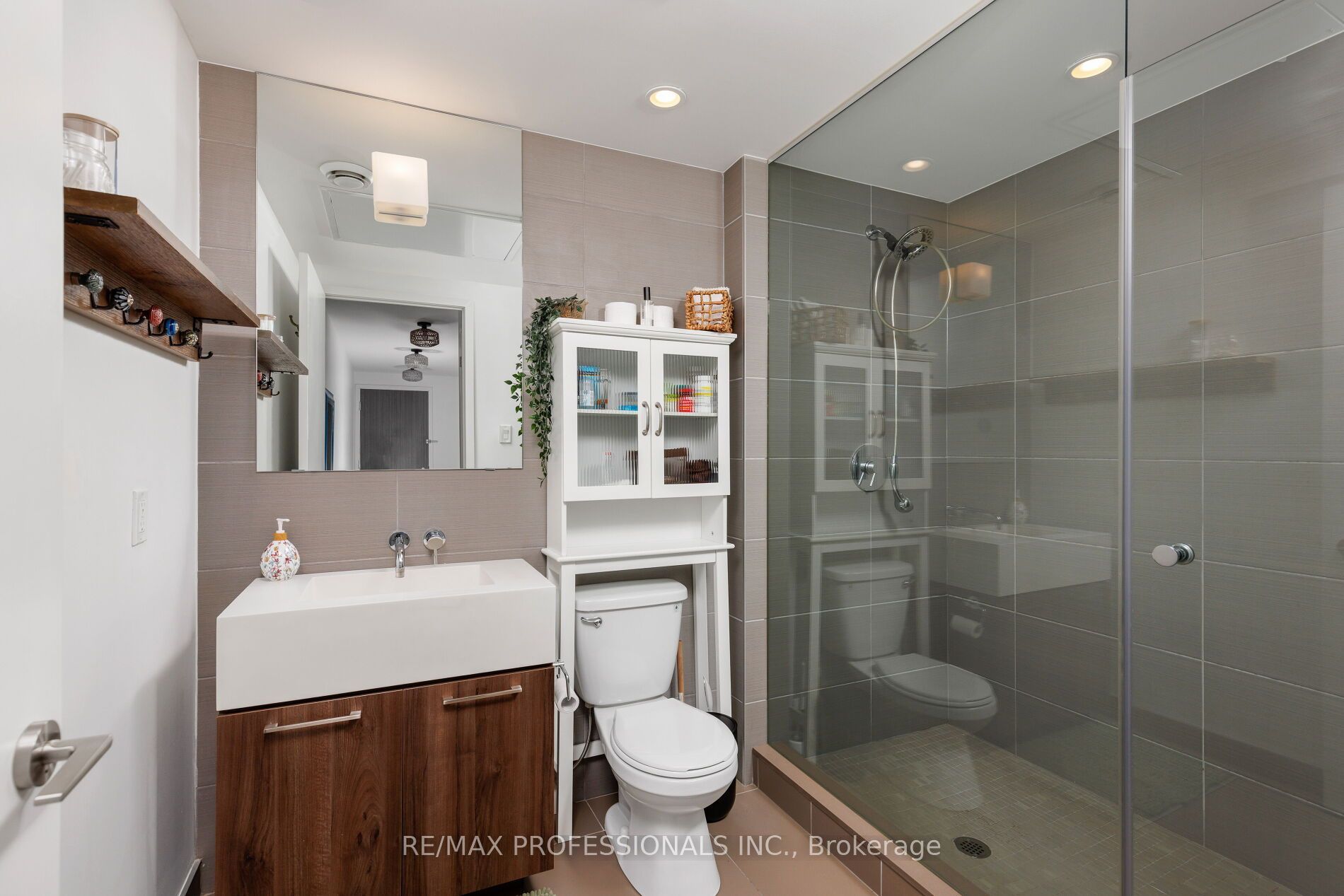 560 King Street W 226 Property Photo 22
