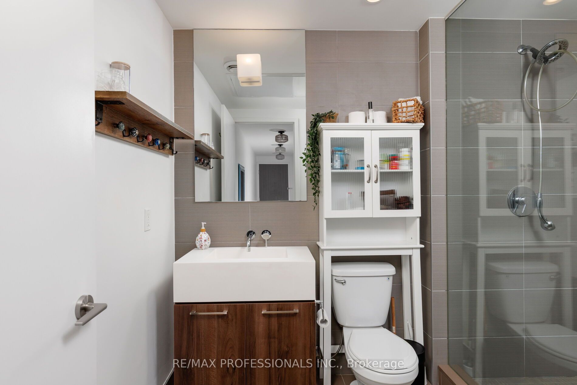 560 King Street W 226 Property Photo 23