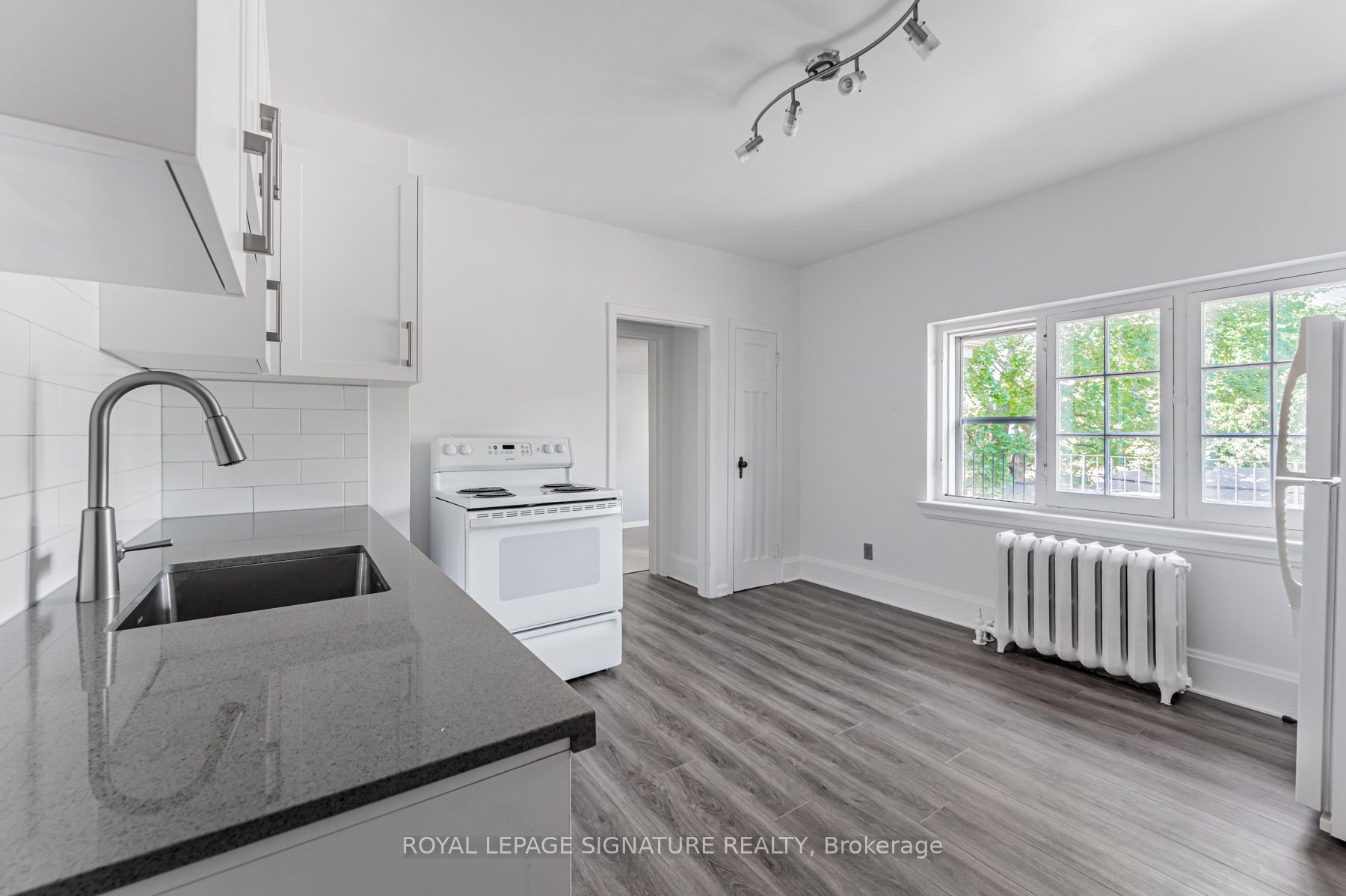 388 Palmerston Boulevard 2a Property Photo 1