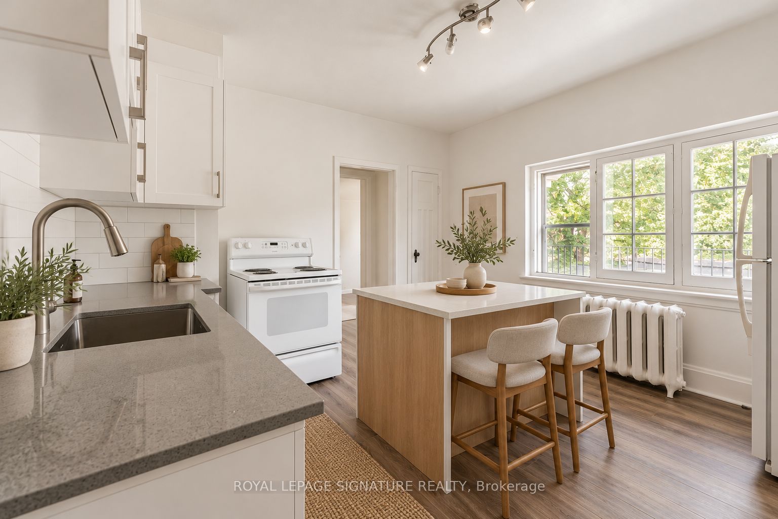 388 Palmerston Boulevard 2a Property Photo 2