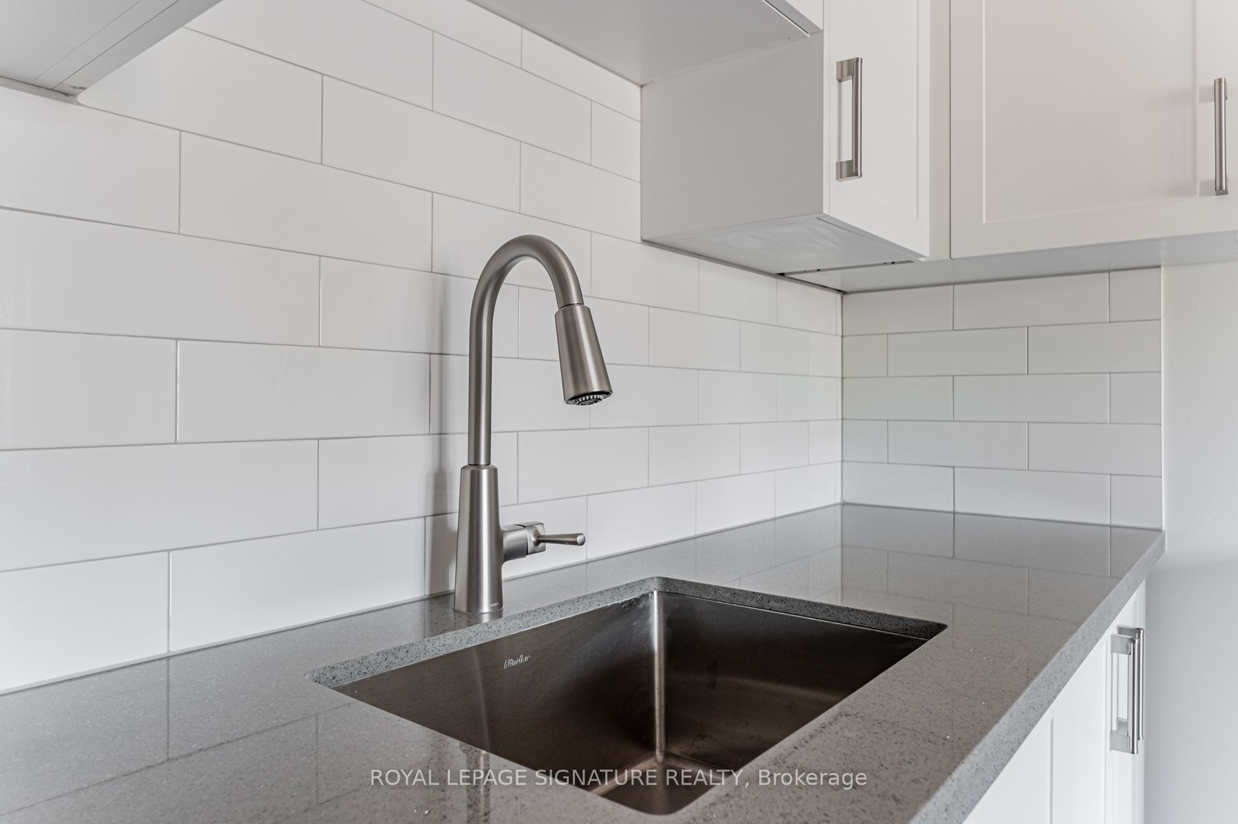388 Palmerston Boulevard 2a Property Photo 4
