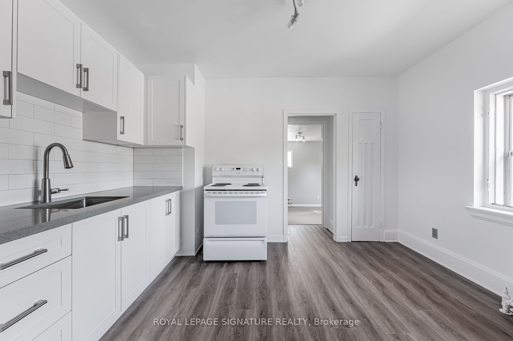 388 Palmerston Boulevard 2a Property Photo 5