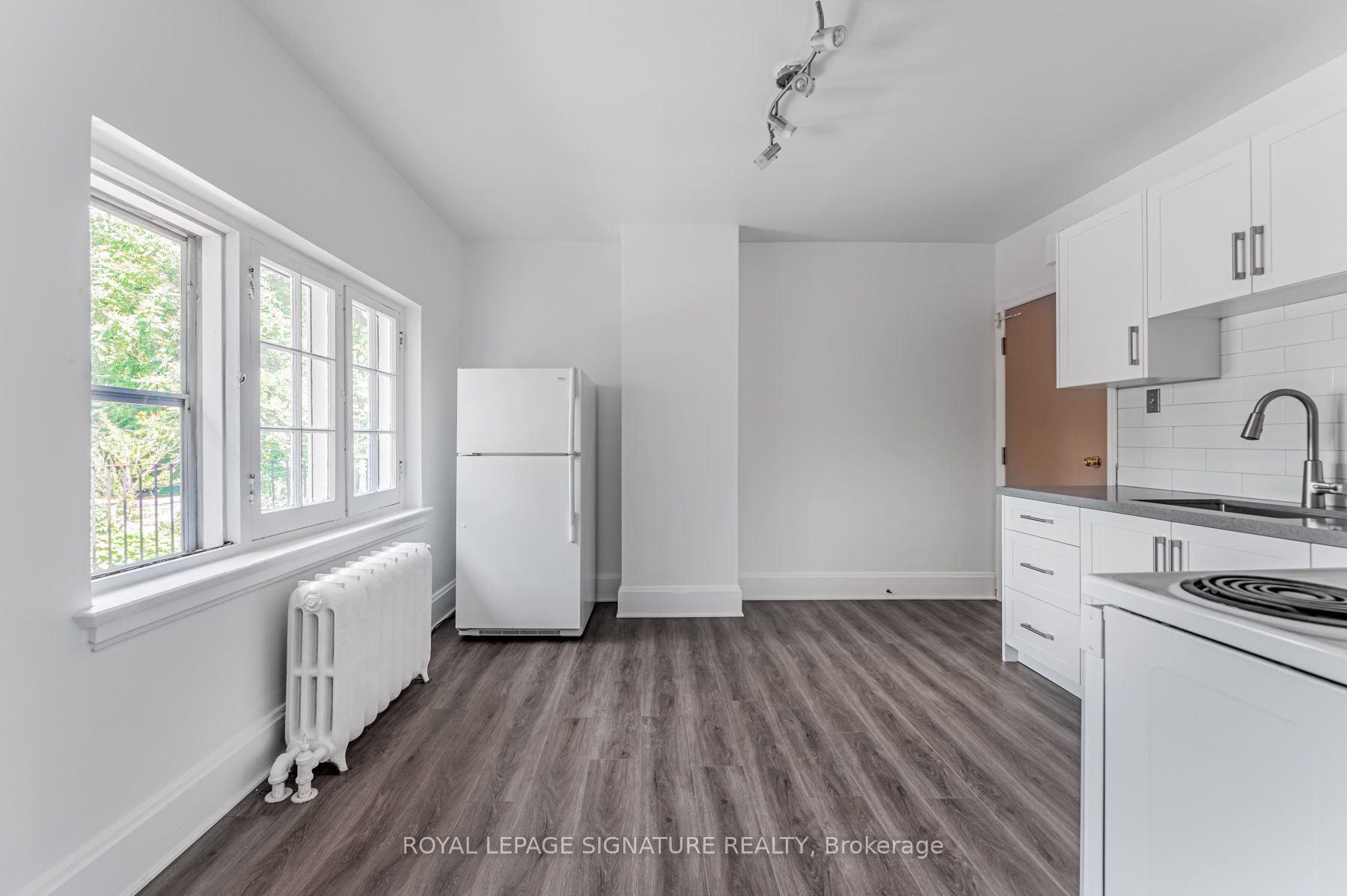 388 Palmerston Boulevard 2a Property Photo 8