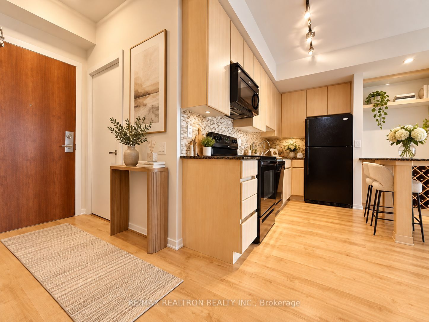30 Canterbury Place 1103 Property Photo 2