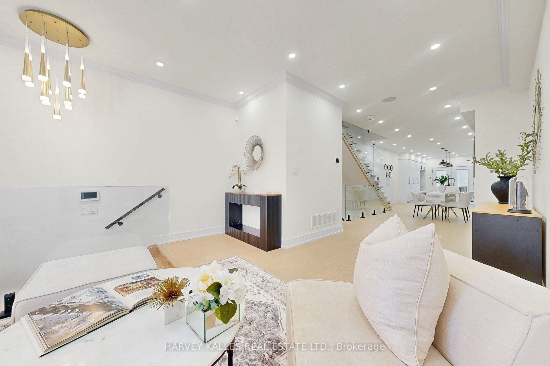 262 Euclid Avenue Property Photo 6