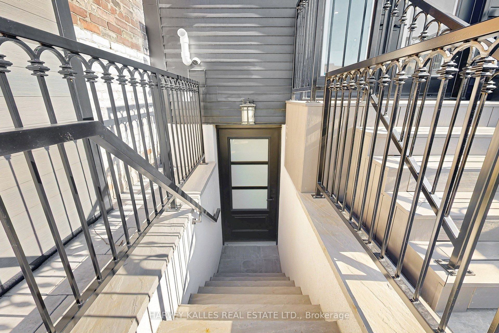262 Euclid Avenue Property Photo 43