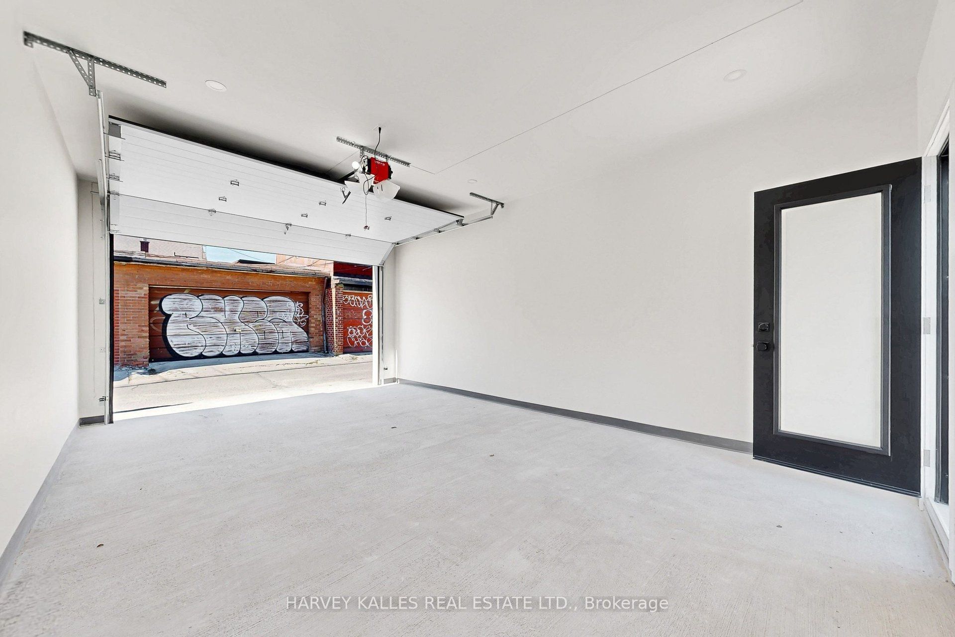 262 Euclid Avenue Property Photo 47