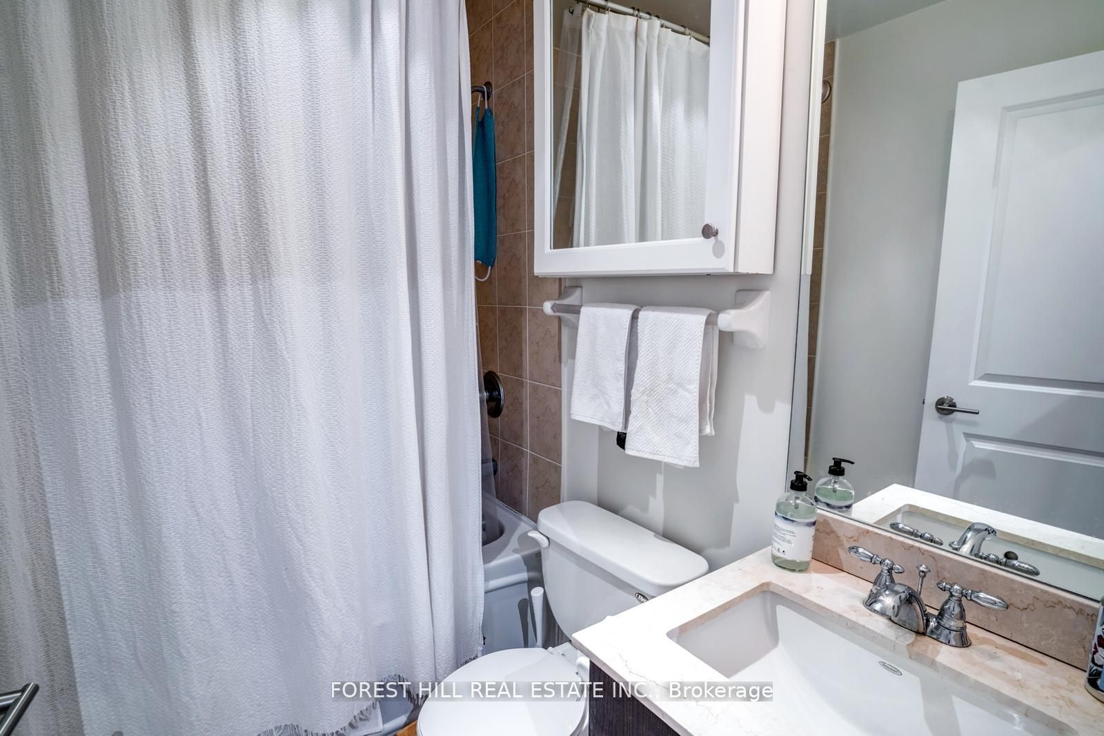 21 Scollard Street 103 Property Photo 18