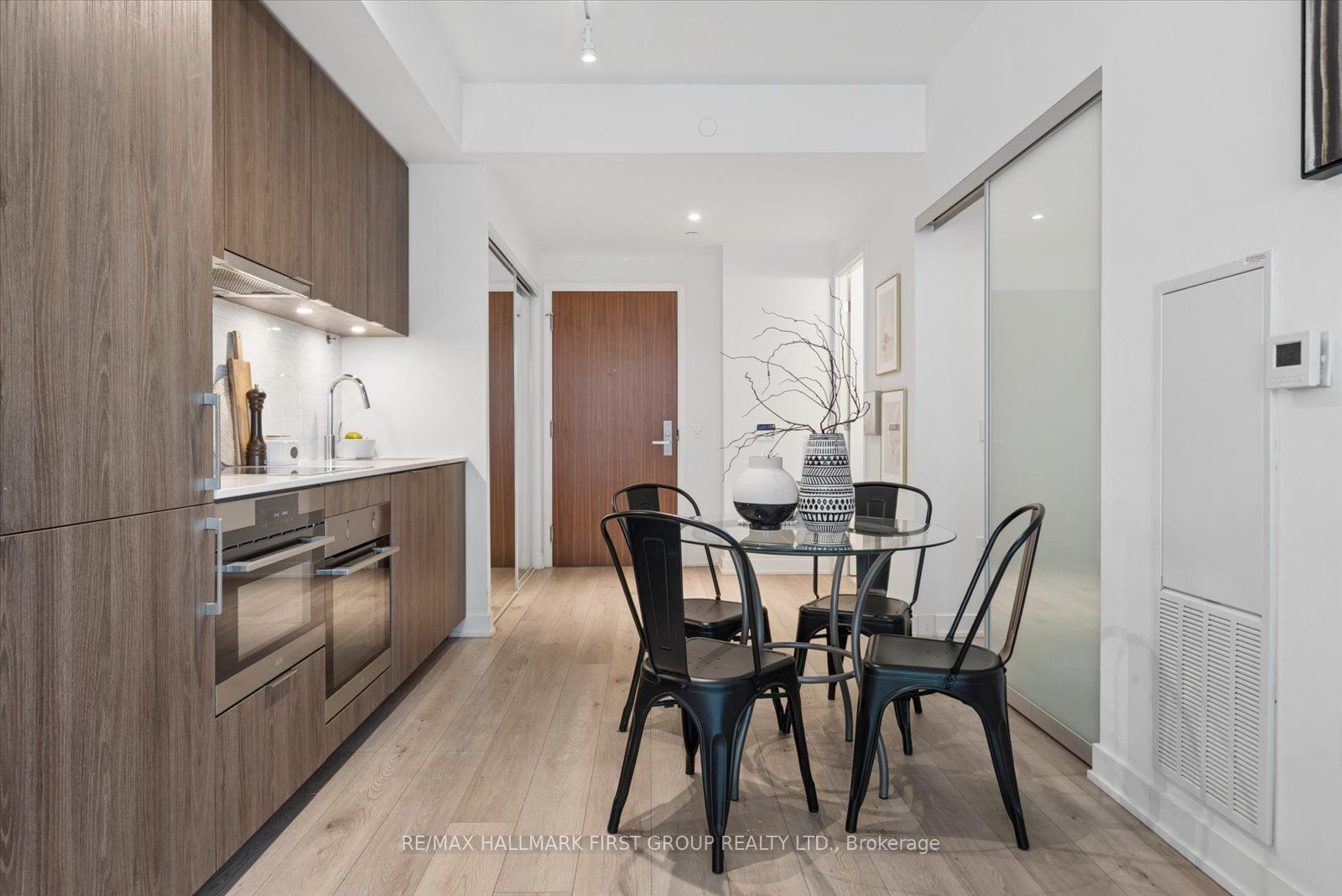 15 Queens Quay E 208 Property Photo 5