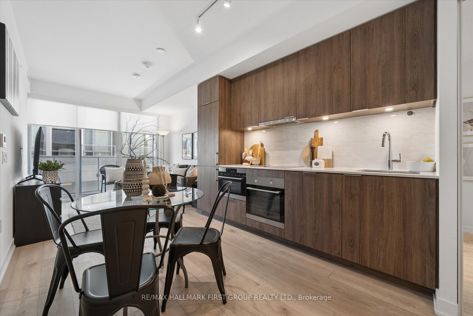 15 Queens Quay E 208 Property Photo 8