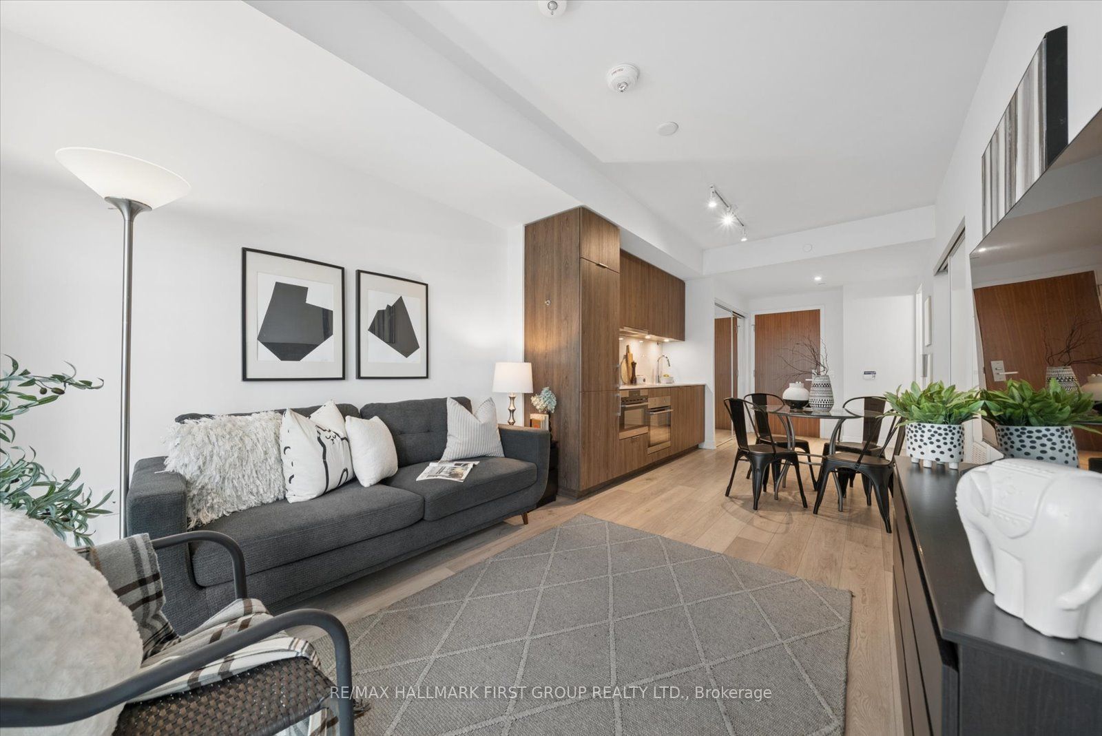 15 Queens Quay E 208 Property Photo 11