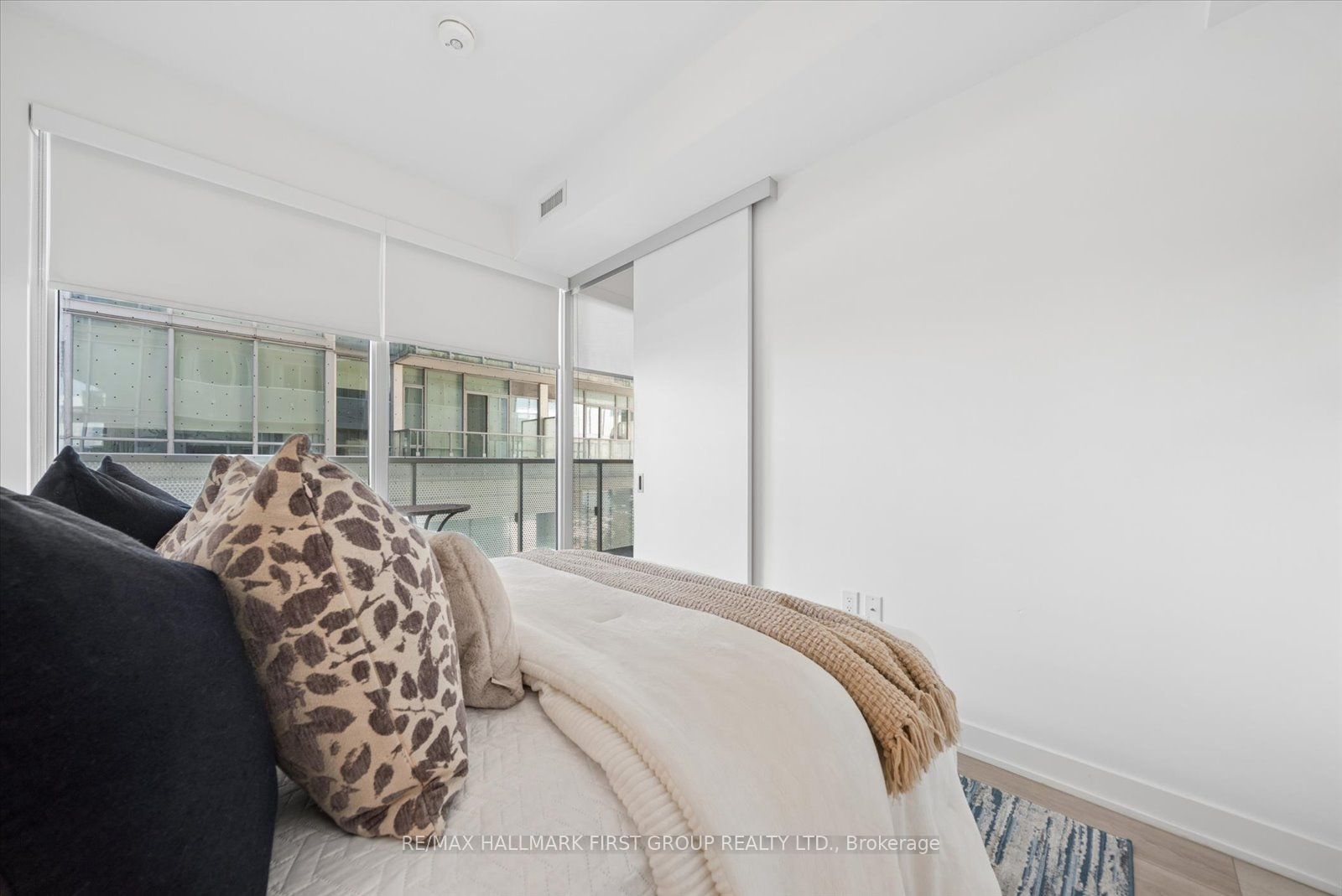 15 Queens Quay E 208 Property Photo 14