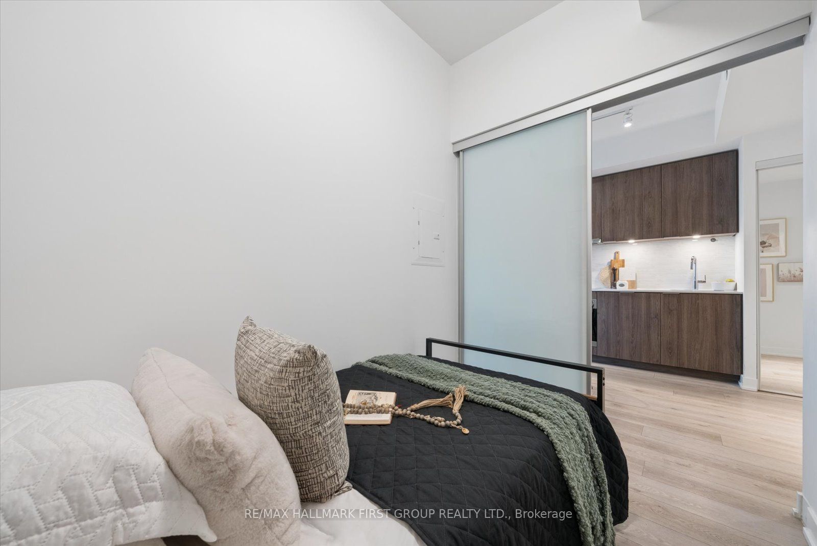 15 Queens Quay E 208 Property Photo 18