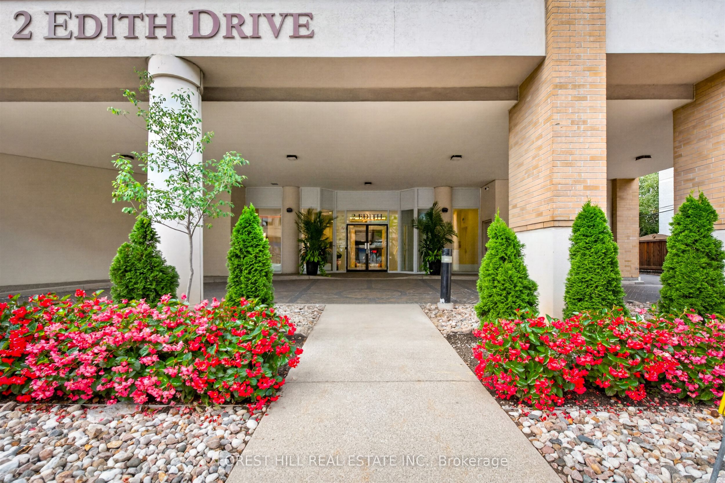 2 Edith Drive 508 Property Photo 4