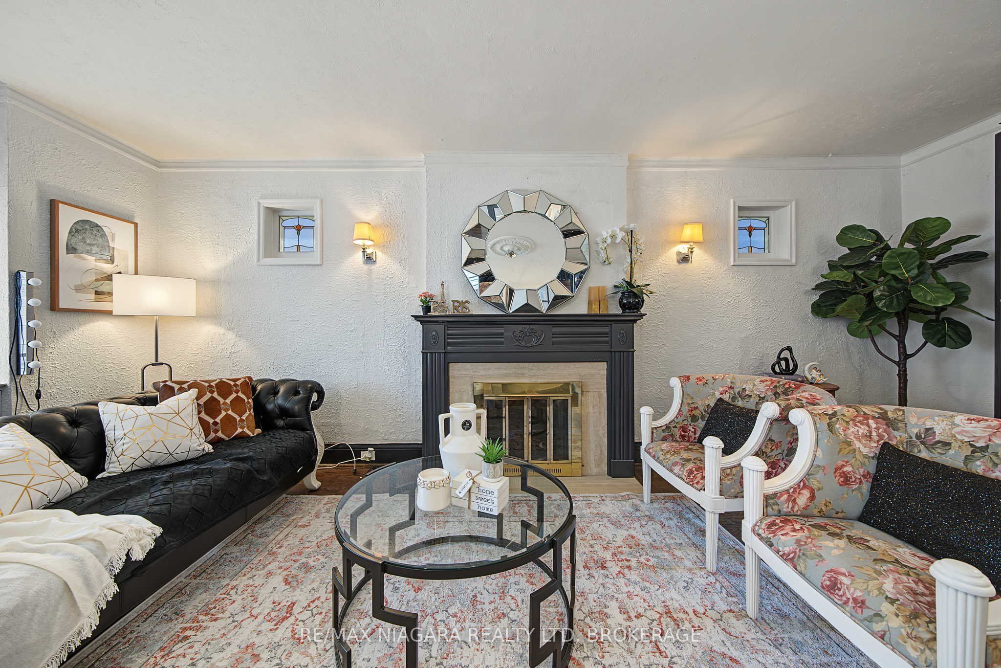 38 Yonge Boulevard Property Photo 8