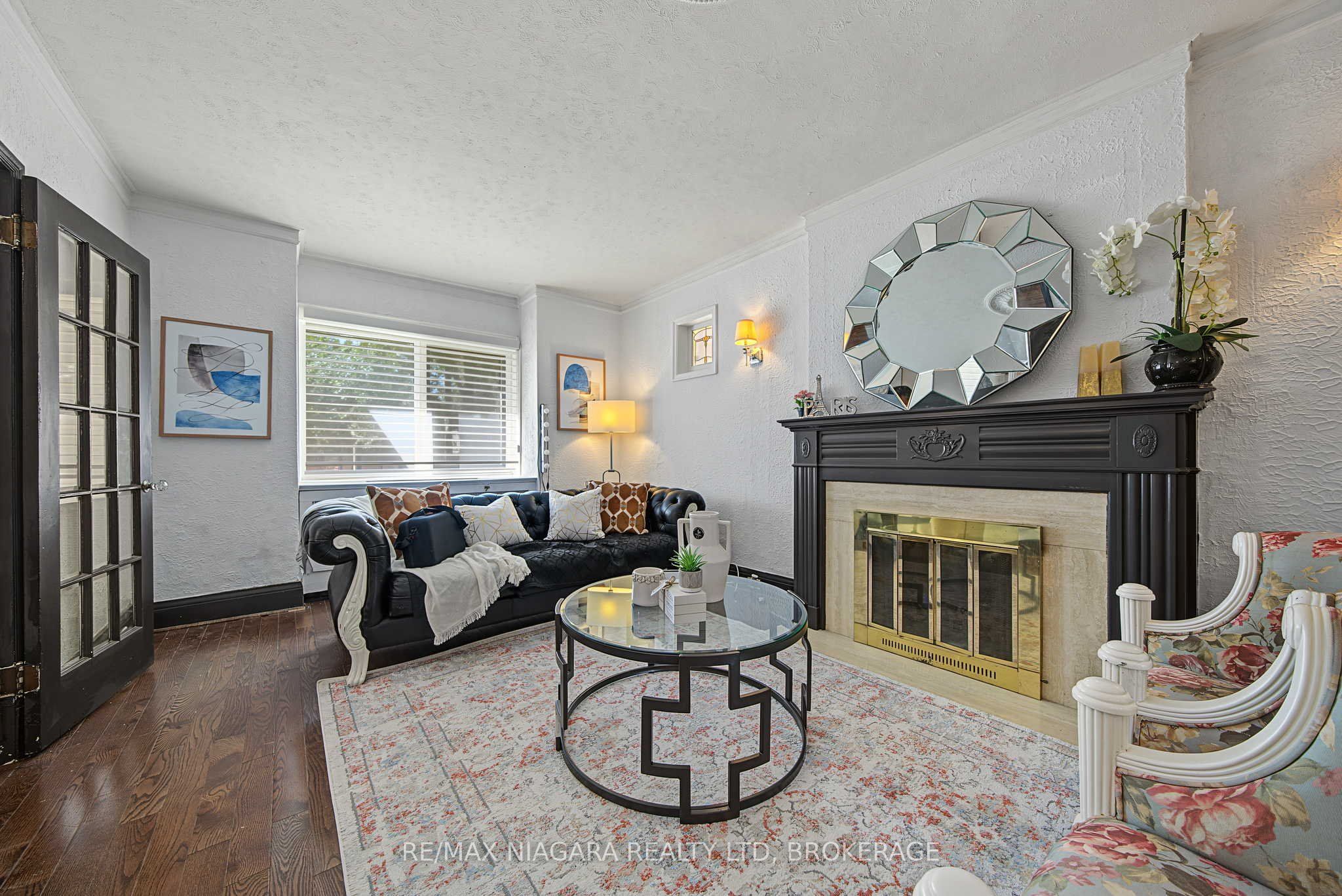38 Yonge Boulevard Property Photo 9