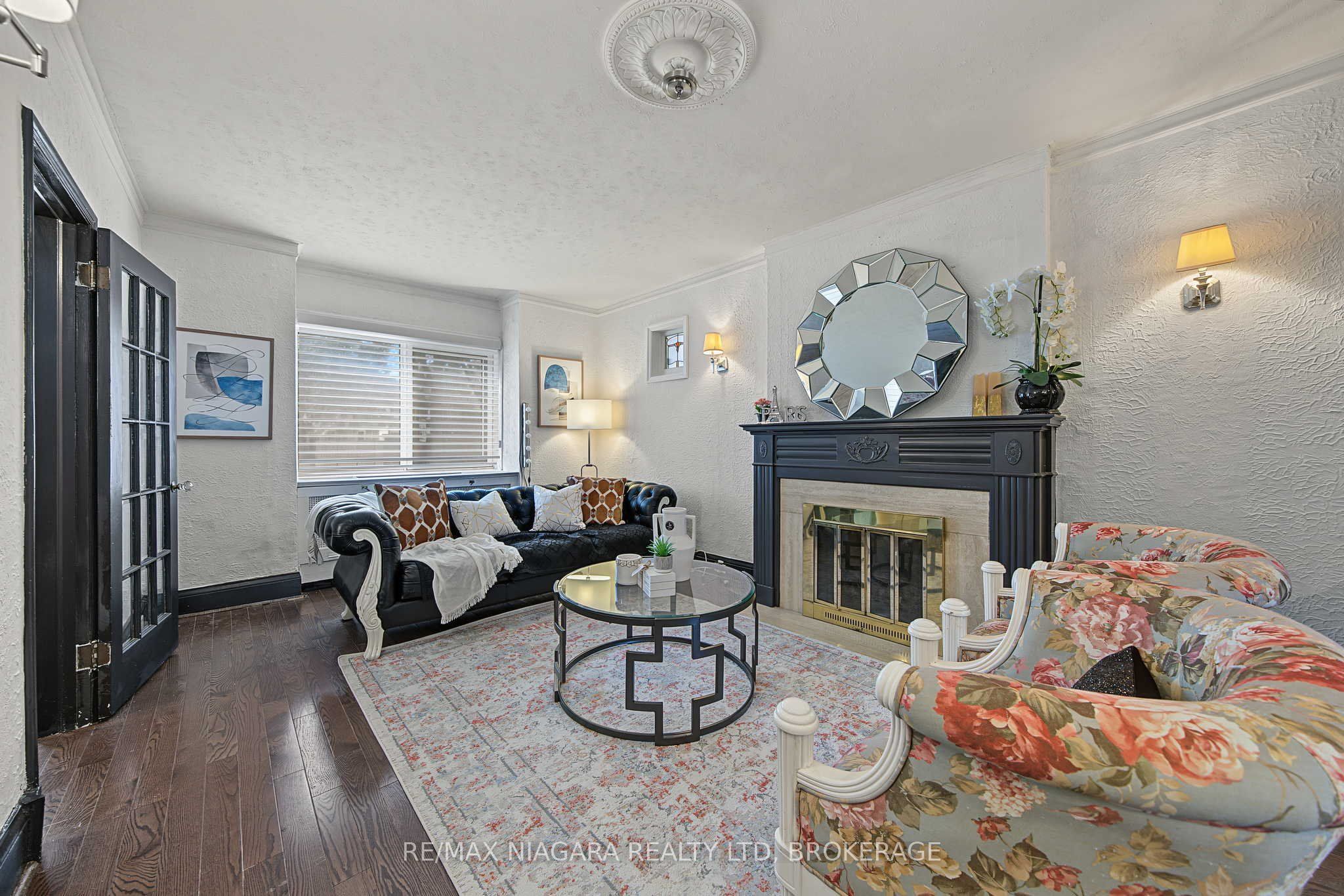 38 Yonge Boulevard Property Photo 10