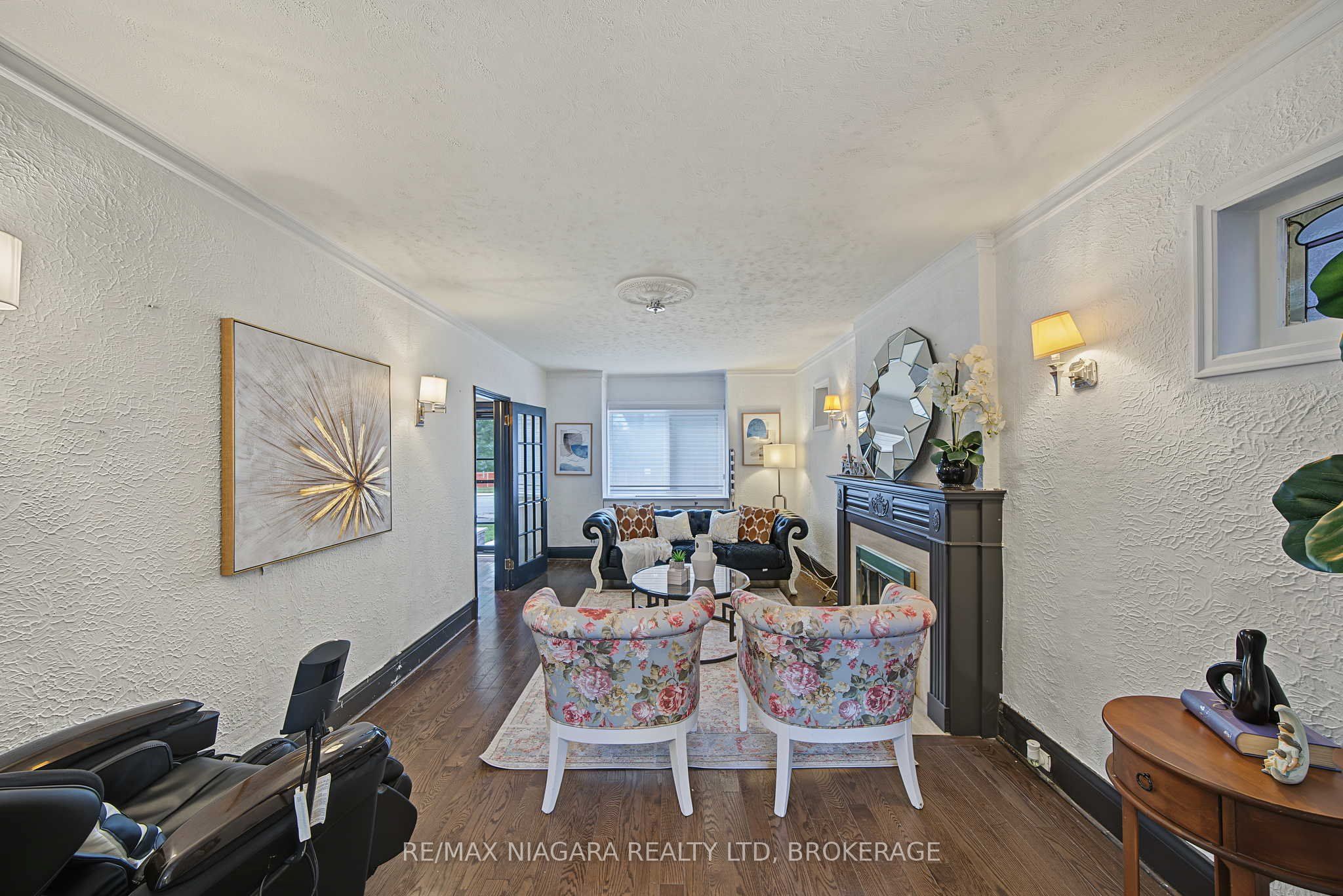 38 Yonge Boulevard Property Photo 11