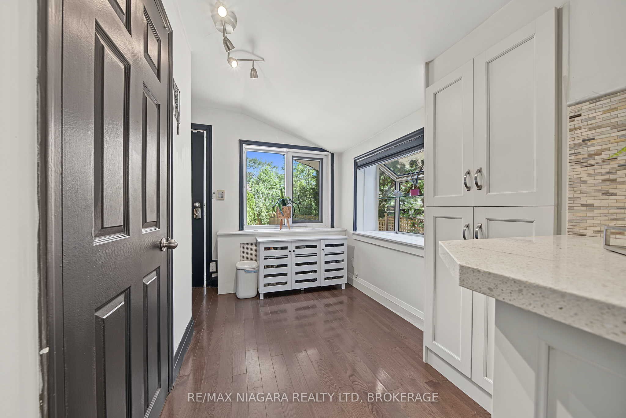 38 Yonge Boulevard Property Photo 21