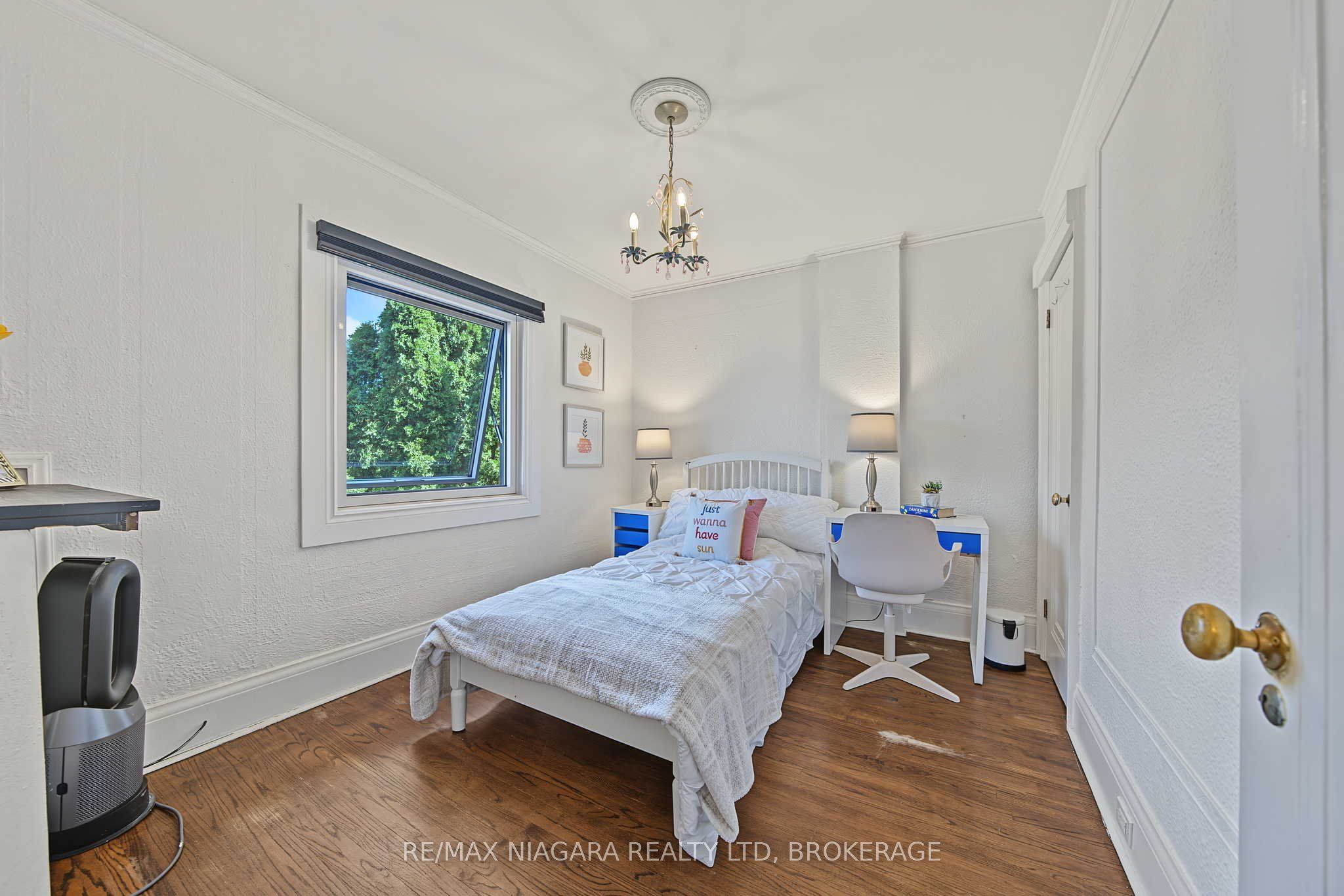 38 Yonge Boulevard Property Photo 25